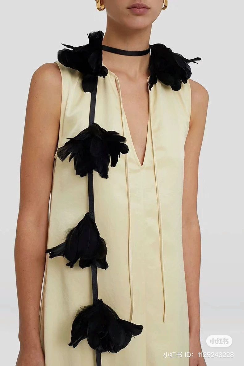 Jil Sander Jil Sander Long V-neck dress Size XS / US 0-2 / IT 36-38 - 2 Thumbnail