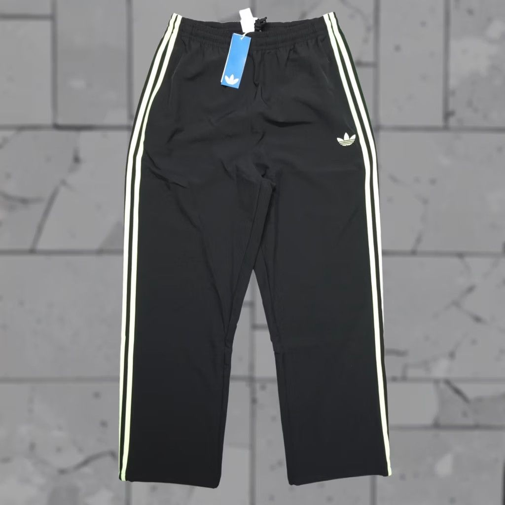 Adidas adidas Originals adiColor Woven Drill Track Pants Men’s M JW5911 Black Pants Regular Men’s M Black Athletic Sports Wear Size US 31 - 1 Thumbnail