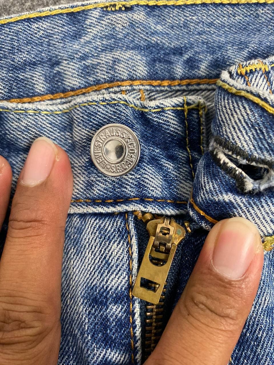 Levi's levis 505 relaxed fit distressed denim nice design Size US 36 / EU 52 - 13 Thumbnail