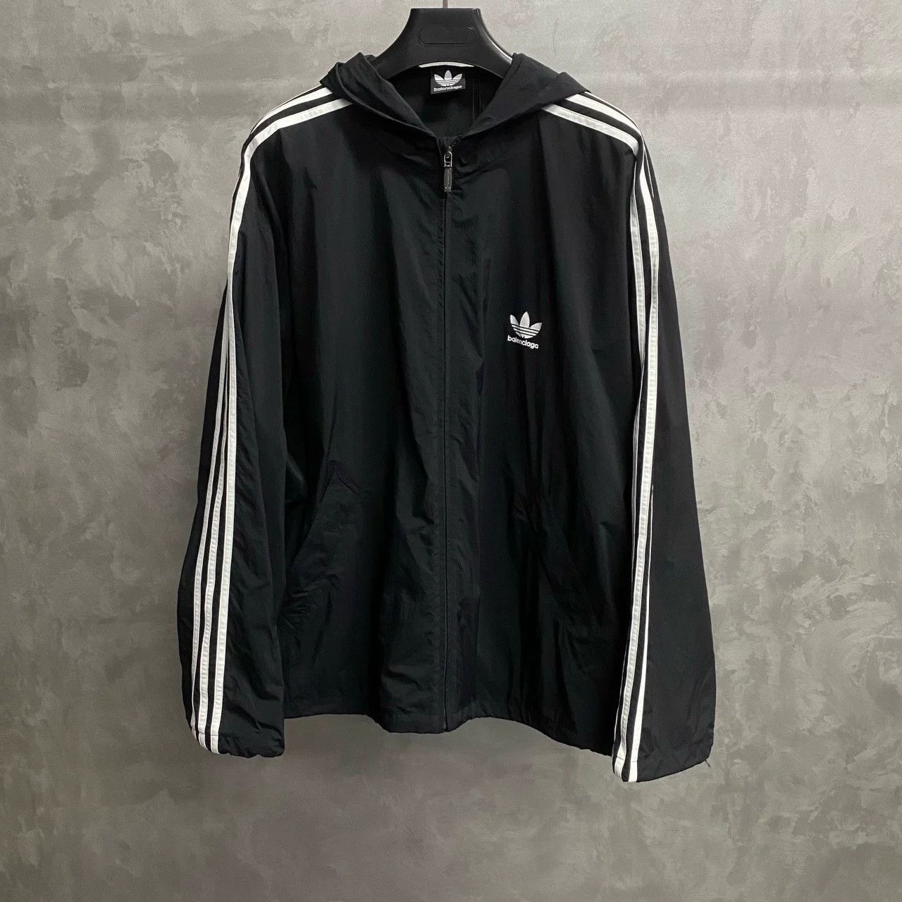 Balenciaga Balenciaga Retro Graphic Black Hoodie XXS Men Size US XXS / EU 40 - 1 Thumbnail