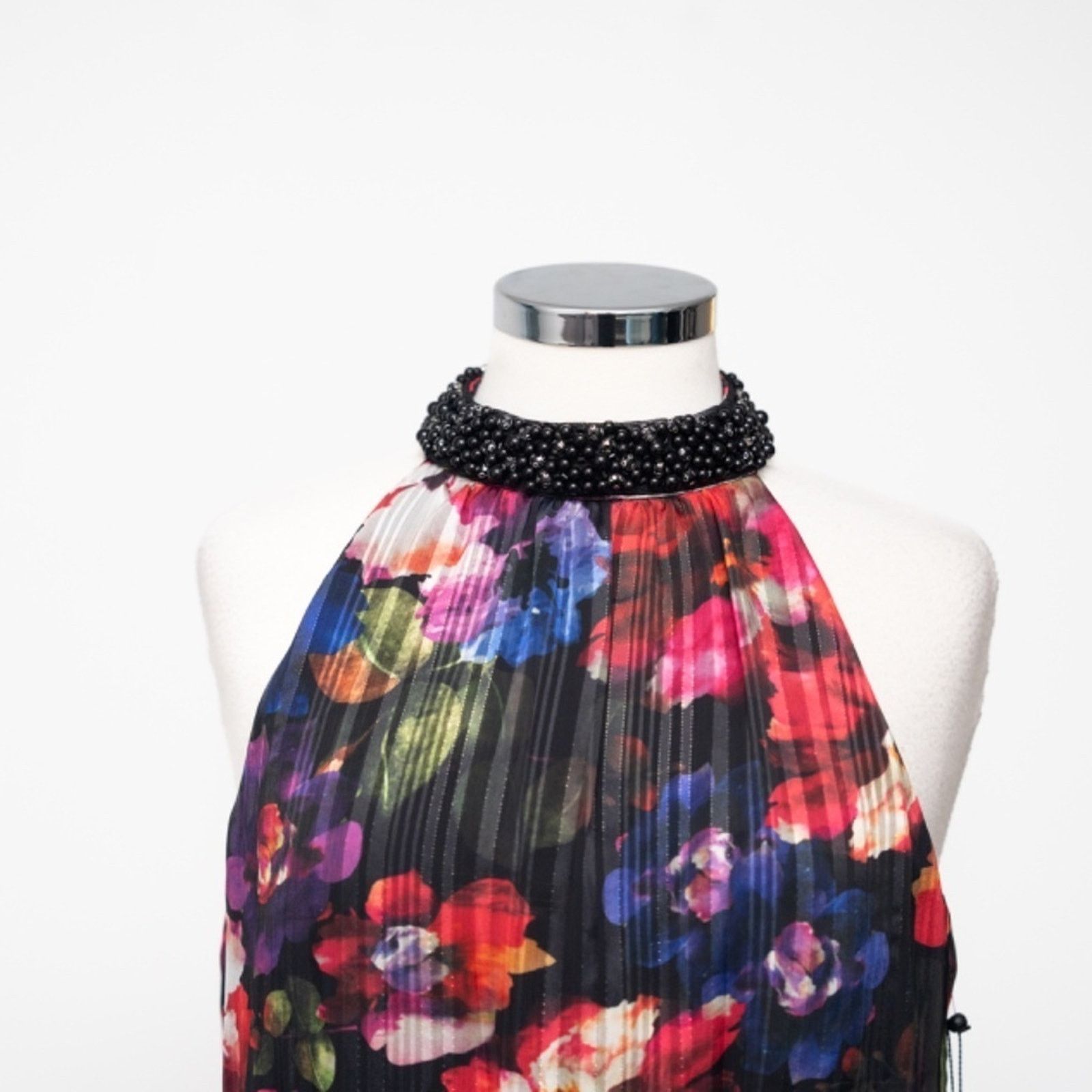 Adrianna Papell Adrianna Papell. Jeweled Mock Neck Floral Halter Jumpsuit. Size 28" / US 6 / IT 42 - 10 Thumbnail