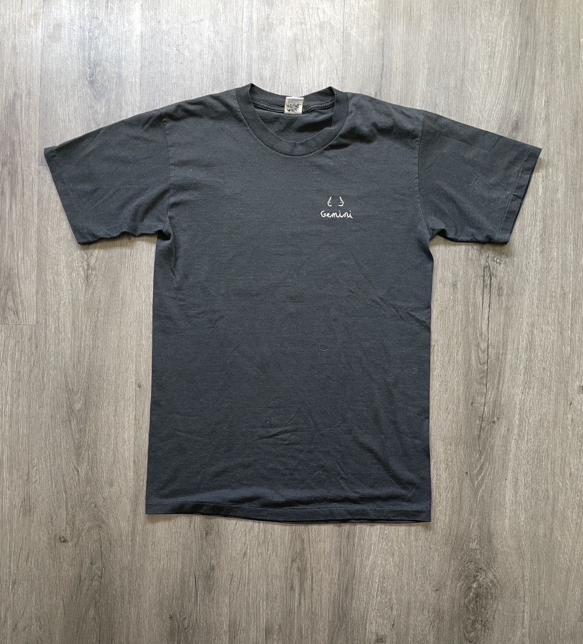 Vintage Vintage USA “Gemini Twins” Single-stitch T-Shirt (Sz. L) Size US L / EU 52-54 / 3 - 1 Thumbnail