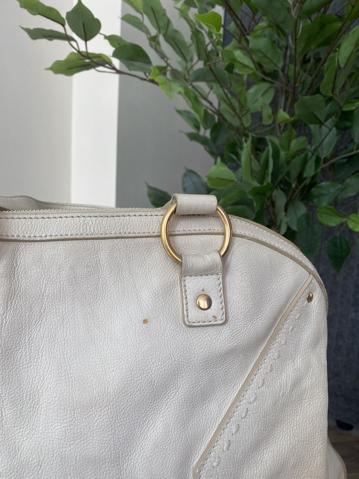 Yves Saint Laurent Vintage Yves Saint Laurent Cream Leather "Large Muse" Bag Size ONE SIZE - 9 Thumbnail