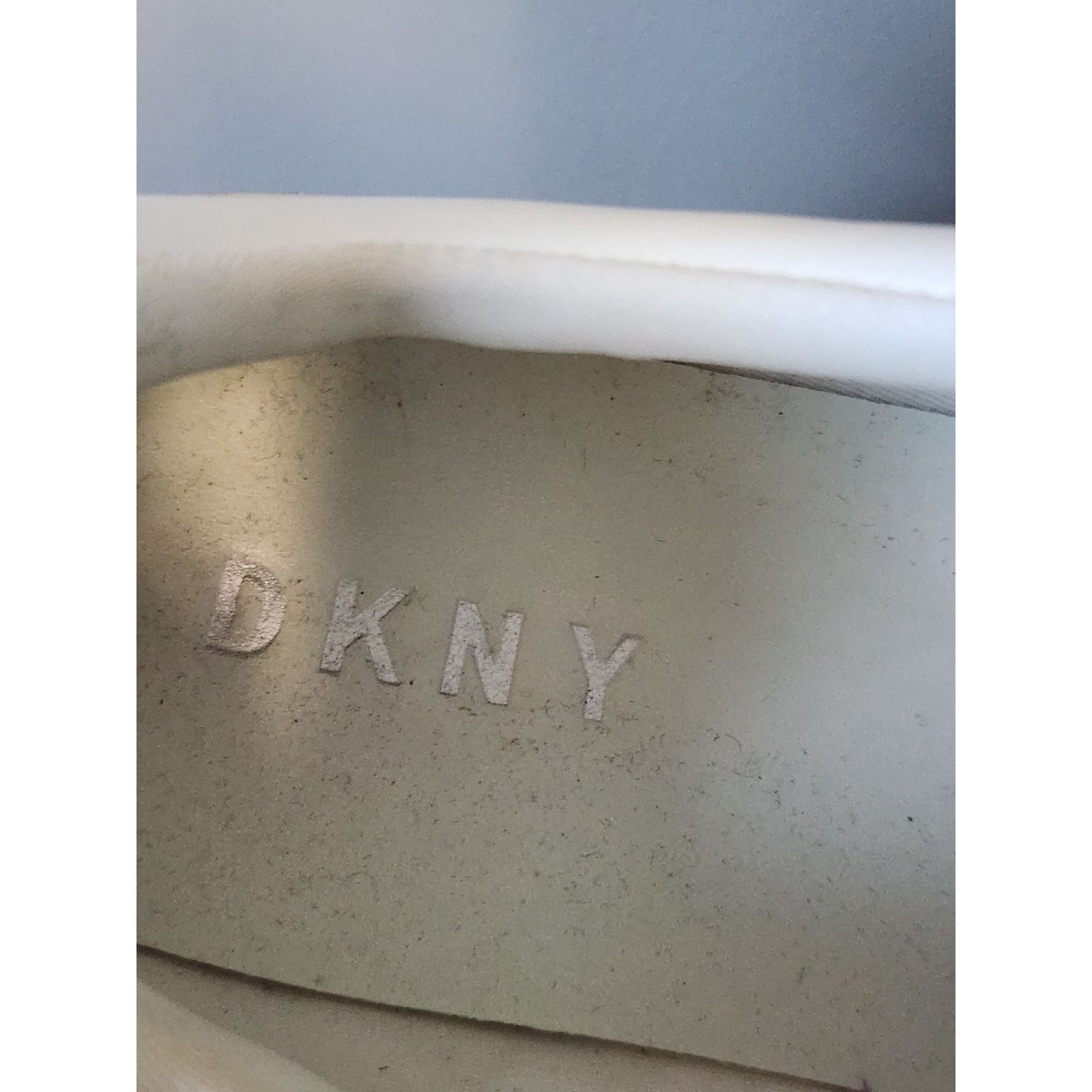DKNY NWOT DKNY Athletic Sneakers White Size 11 Size US 11 / IT 41 - 6 Thumbnail
