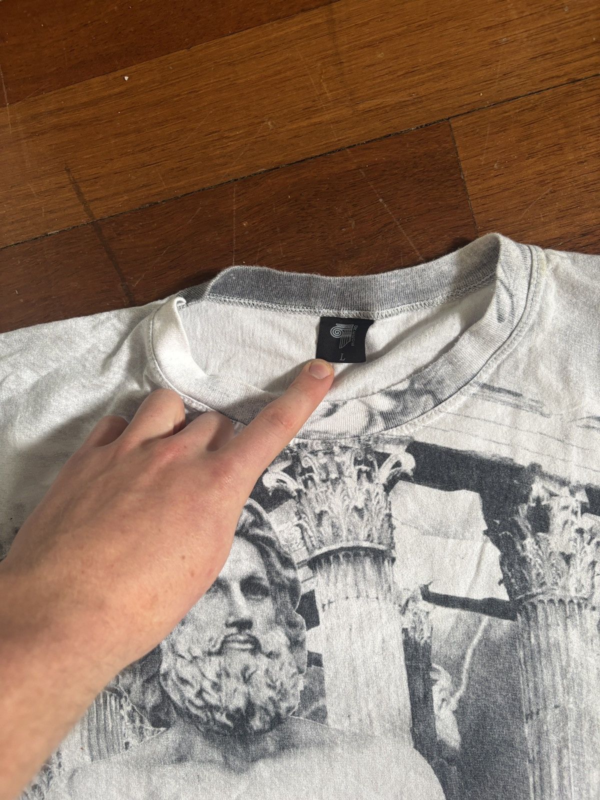 Vintage Greek graphic vintage Tee Size US L / EU 52-54 / 3 - 3 Thumbnail
