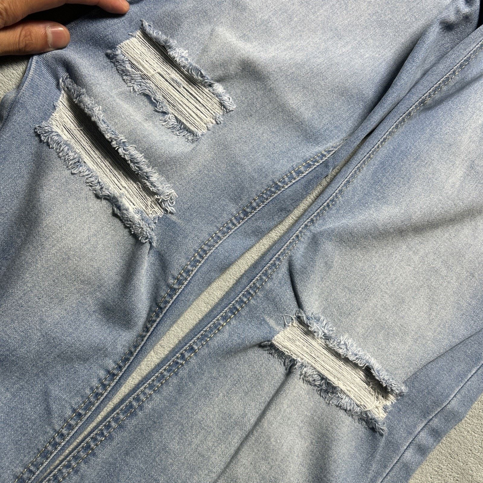 Levi's Beyond Baggy Dojo Flare Jeans Womens 31x27 Raw Hems Hamilton Size 31" - 5 Thumbnail
