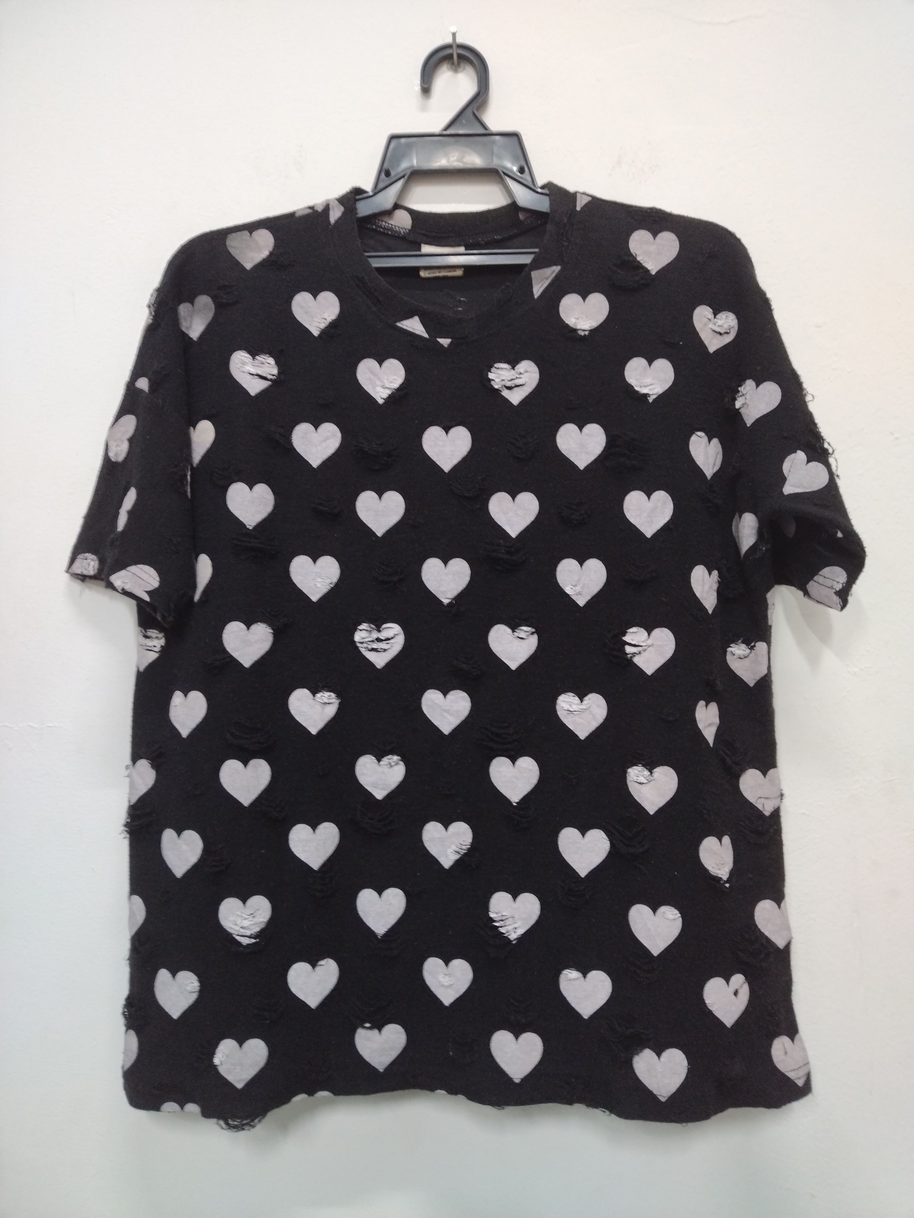 BAGGY DISTRESSED PERFORATED DESIGN SHORT SLEEVE LOVE T SHIRT
