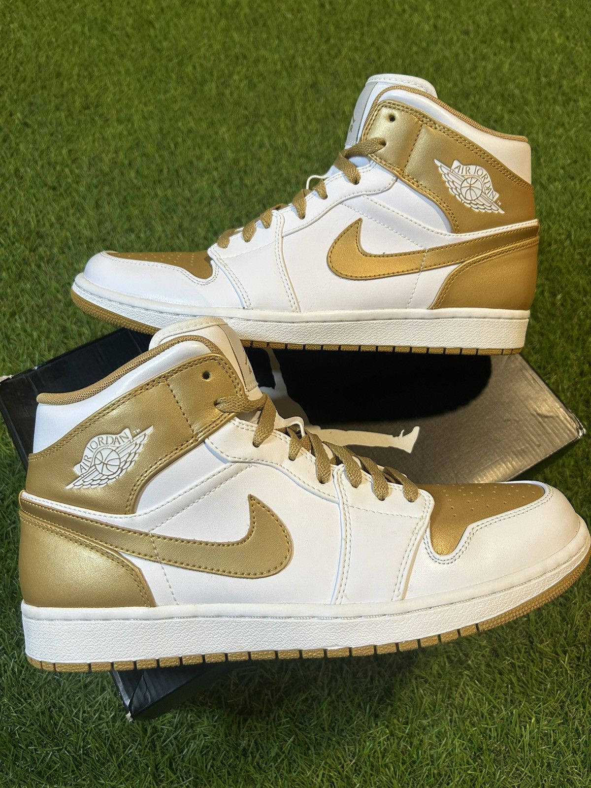 DS Jordan 1 Phat White Metallic Gold