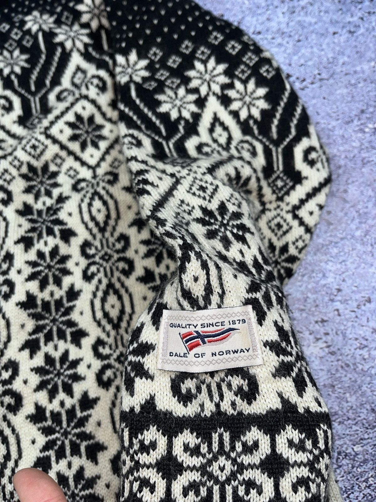 Dale Of Norway Vintage Dale Of Norway Cardigan Knitted Fair Isle Clasps Size US S / EU 44-46 / 1 - 4 Thumbnail