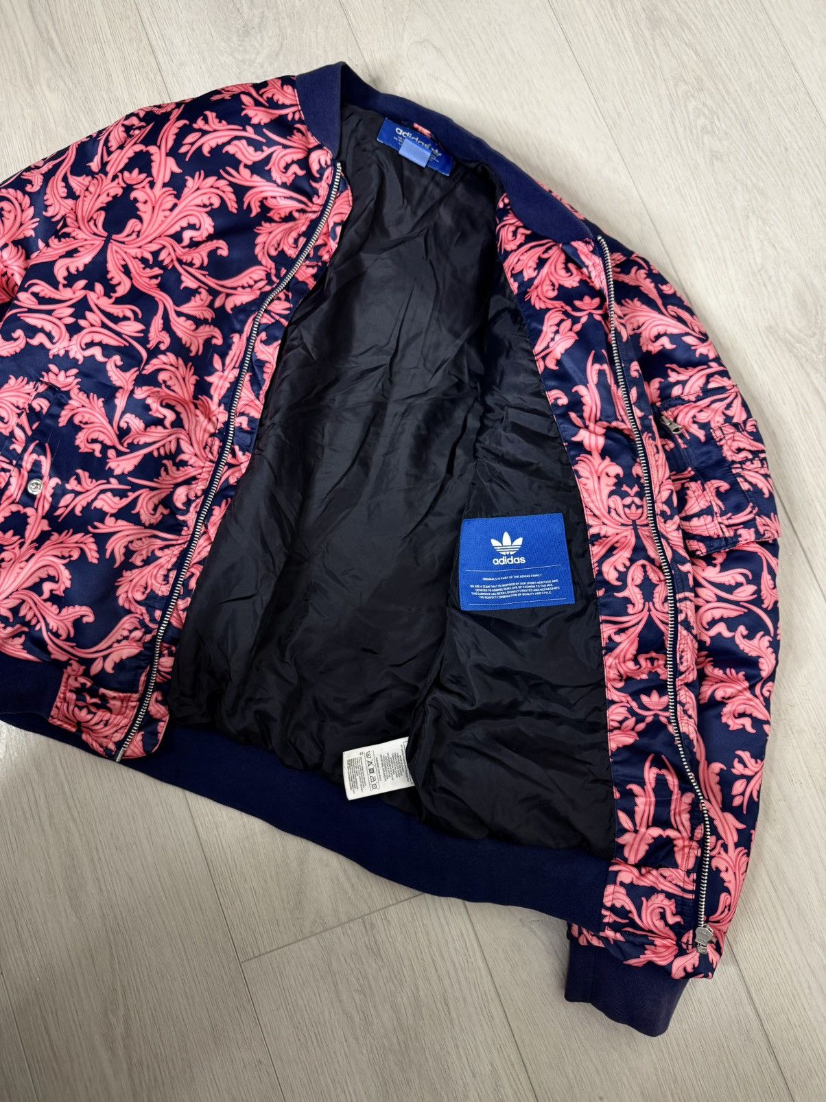 Adidas Adidas x The Farm Company Pink Floral Bomber Jacket Y2K Hype Size S / US 4 / IT 40 - 13 Thumbnail