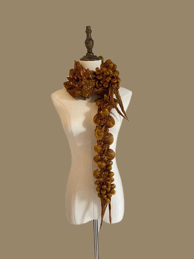 Issey Miyake Issey Miyake Golden dragon whisker bubble scarf Size ONE SIZE - 3 Thumbnail