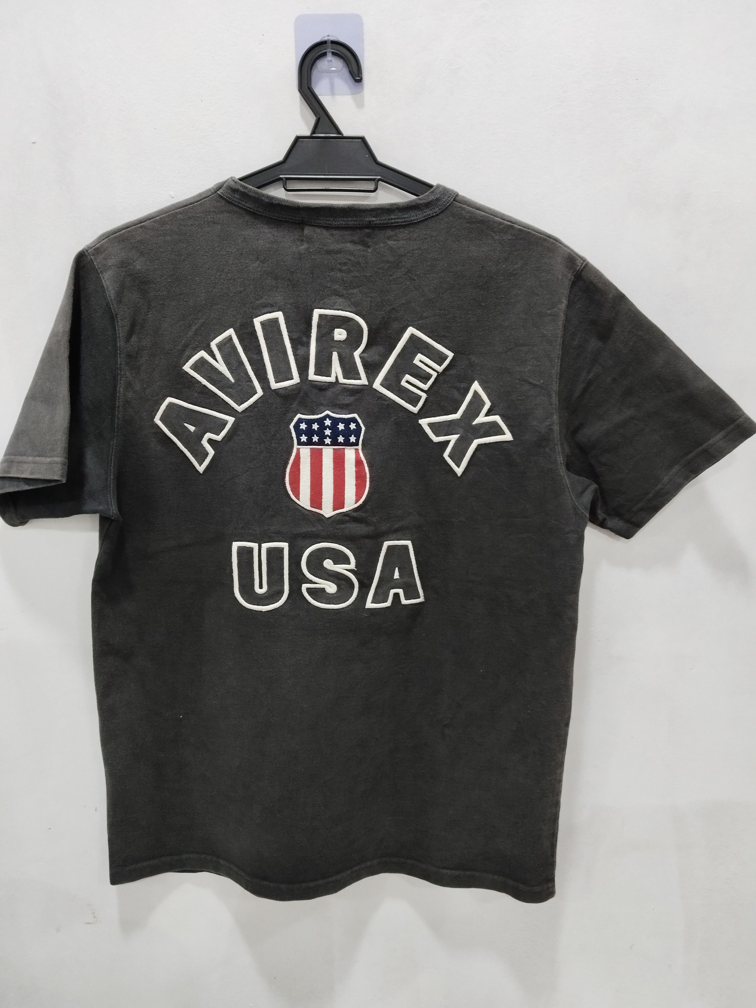 Army Of Me × Avirex × Vintage Vintage Avirex USA Heavy Tshirt Size US M / EU 48-50 / 2 - 1 Thumbnail