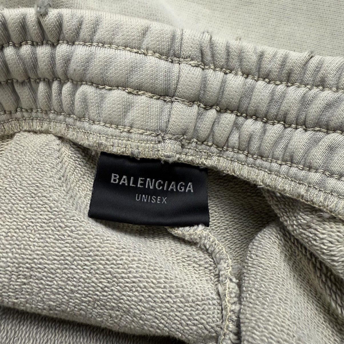 Balenciaga Balenciaga Distressed Baggy Tribal ‘Beige’ Sweatpants Size US 34 / EU 50 - 6 Thumbnail