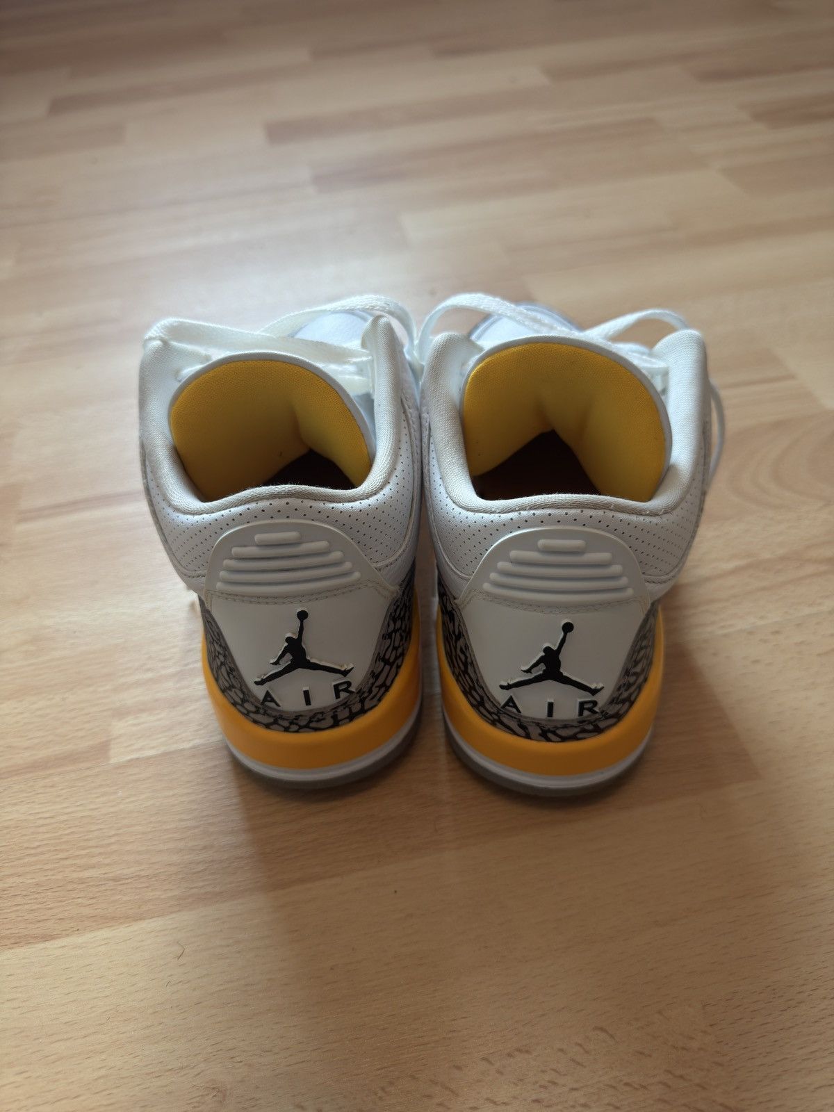 Jordan Brand Air Jordan 3 Tangerine Size US 8.5 / IT 38.5 - 5 Thumbnail