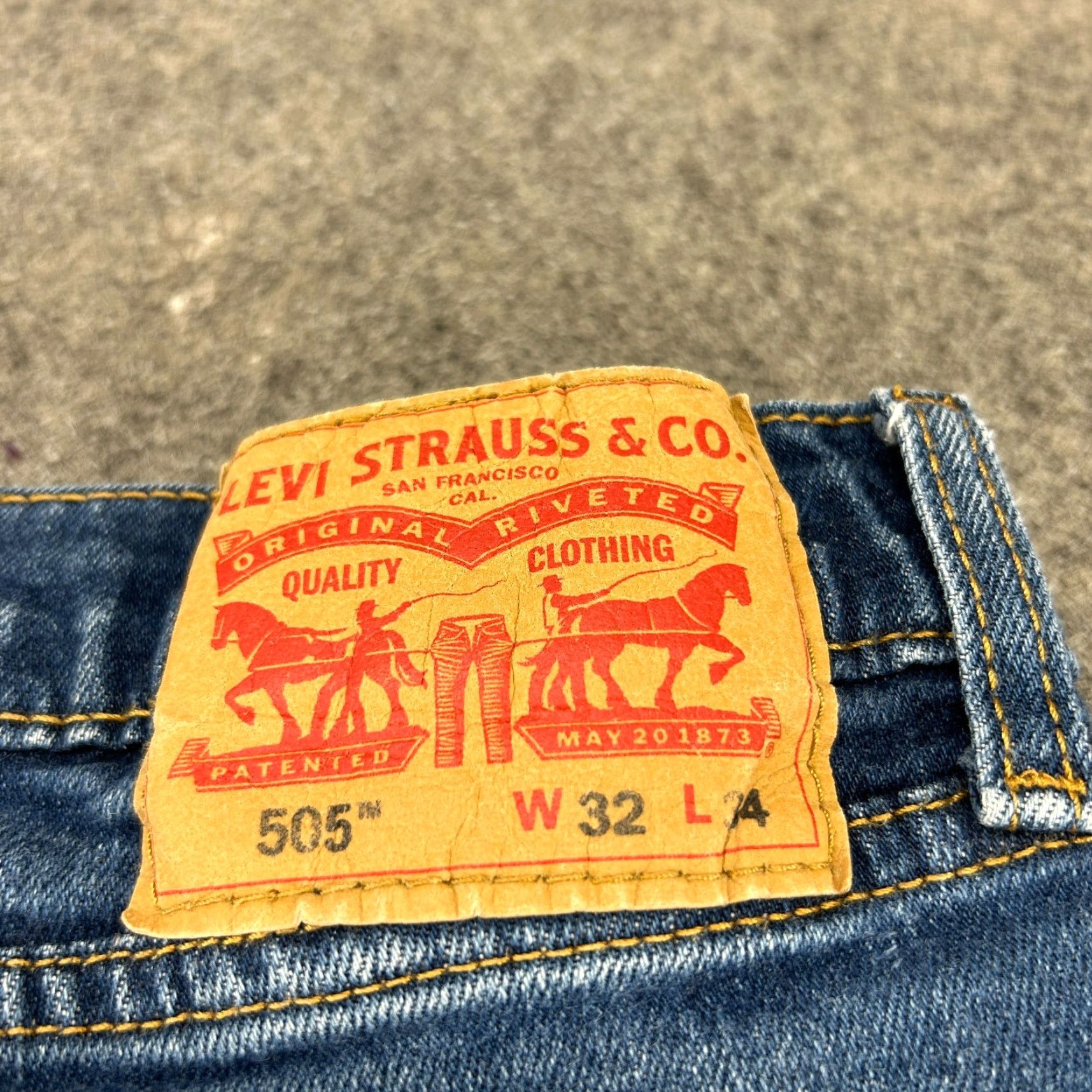 Levi's Levi's 505 Jeans Regular Blue Denim Cotton Stretch 32x34 Straight Classic Dark Wash Mens Regular Rise 10-12 Size US 32 / EU 48 - 3 Thumbnail