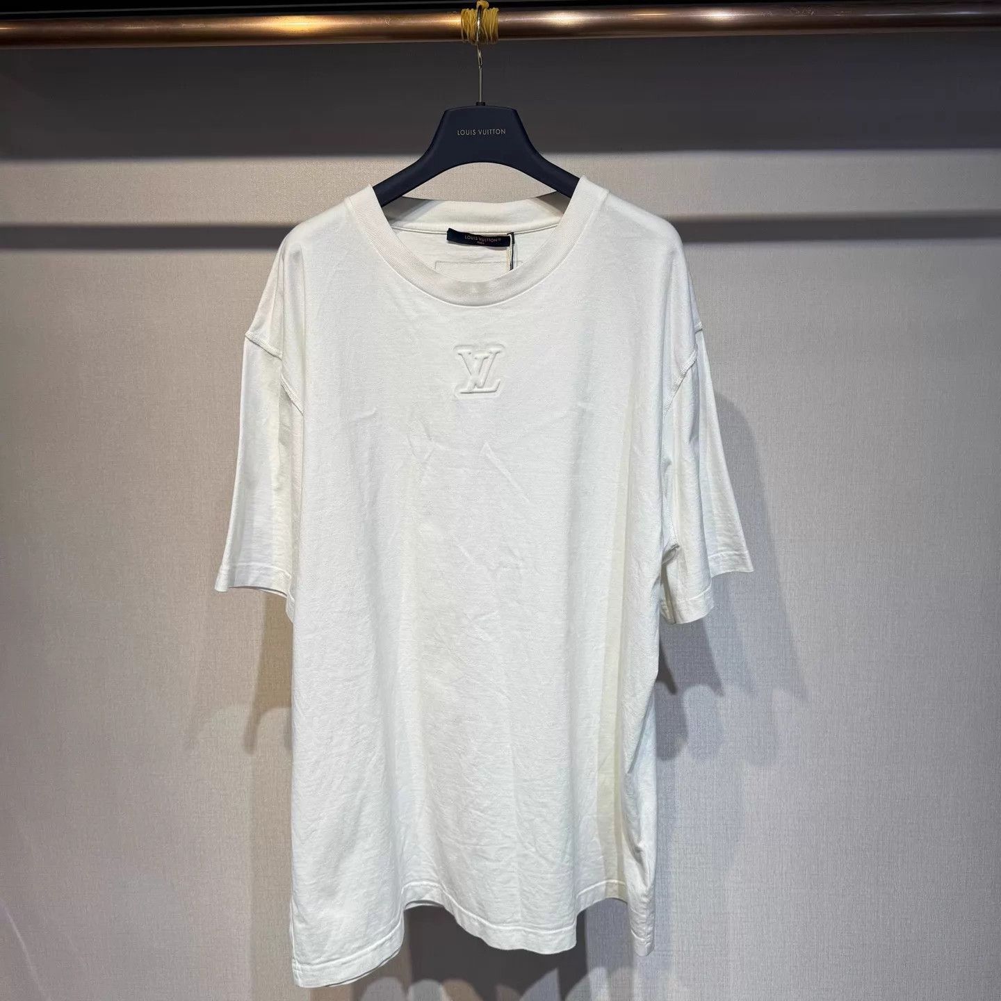 Louis Vuitton LV White Embossed Short Sleeve Tee 5L New Size US XXL / EU 58 / 5 - 1 Thumbnail