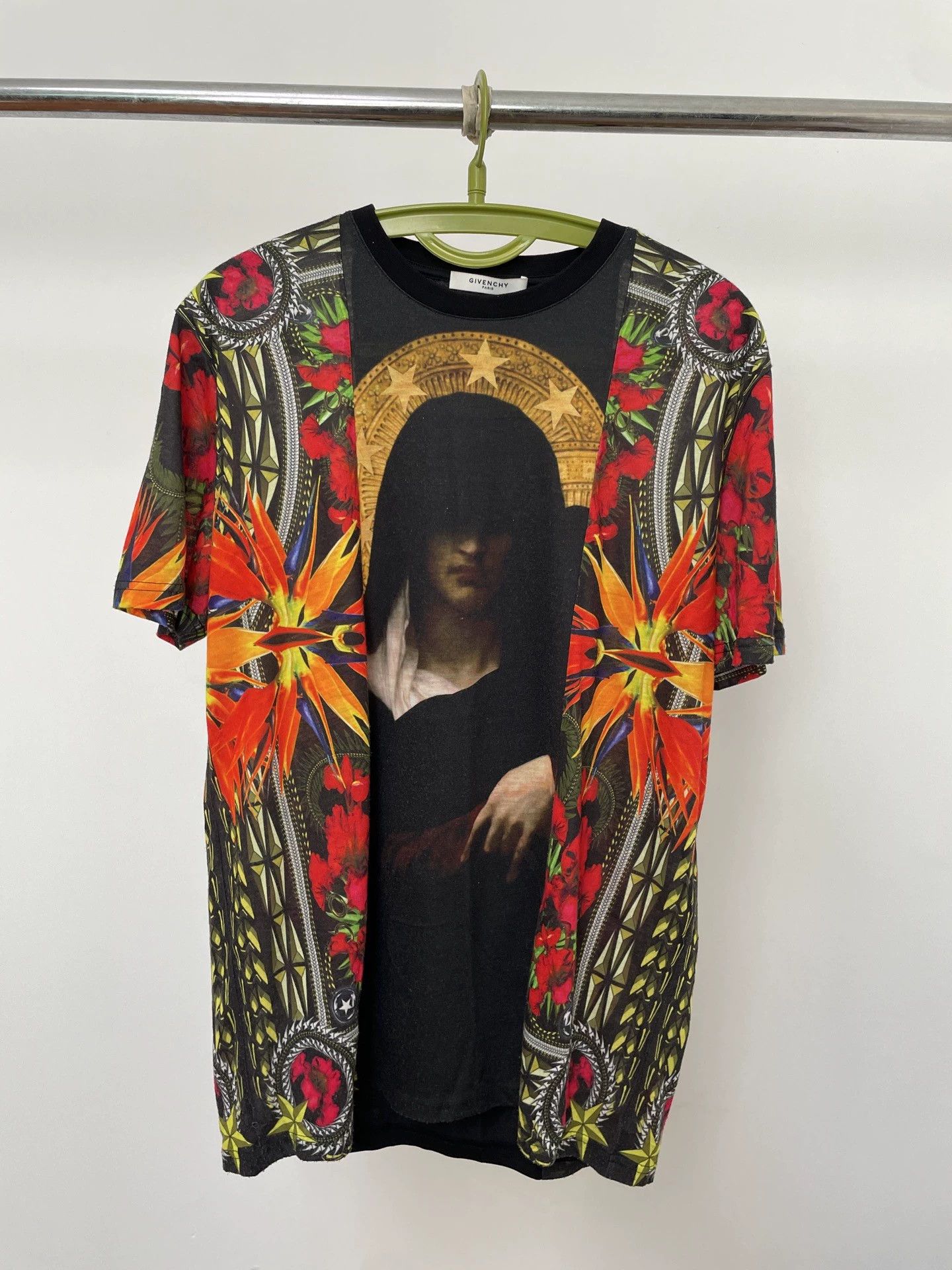 Givenchy Givenchy Mary Red Floral SS Black Gold Halo S Size US S / EU 44-46 / 1 - 1 Thumbnail