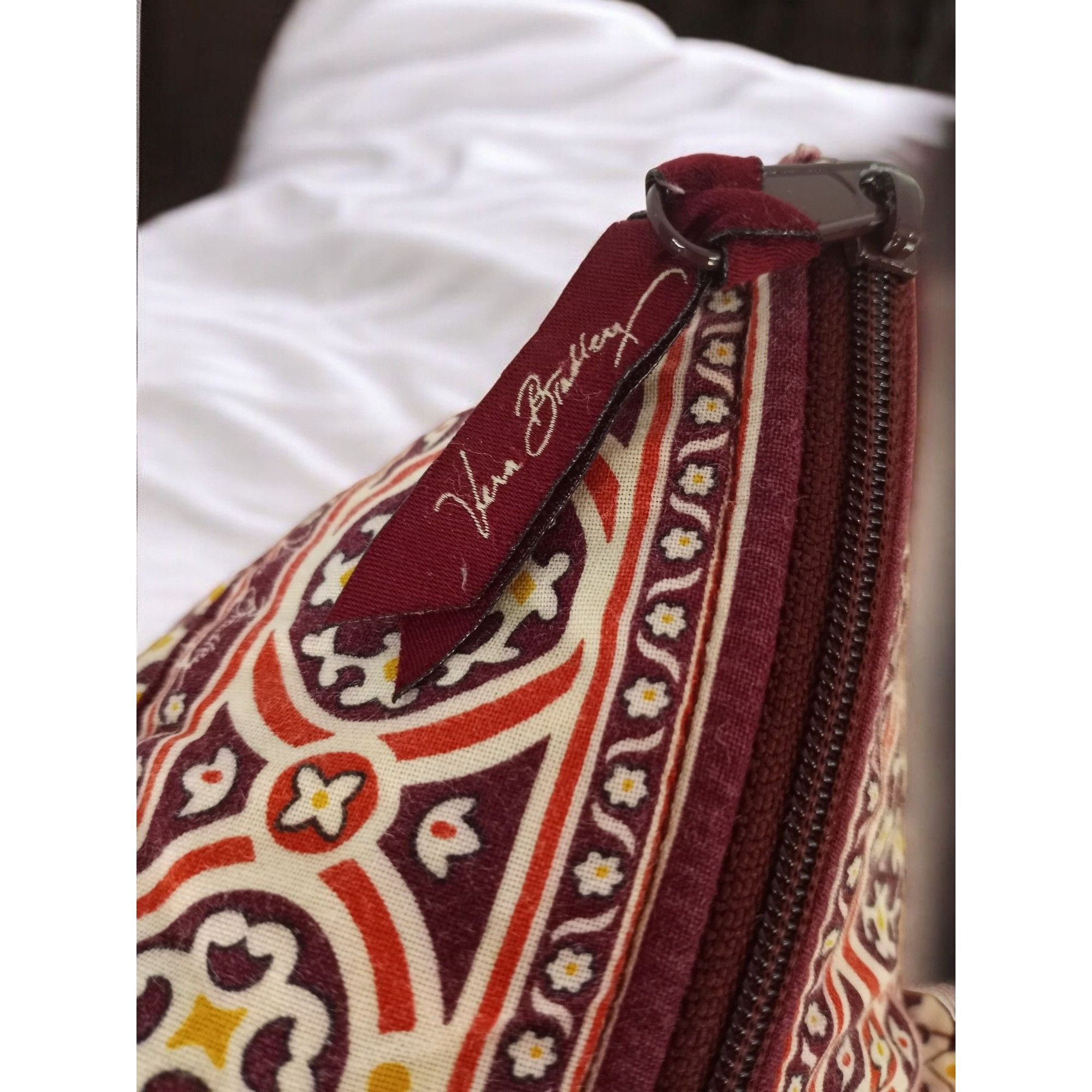 Other Vera Bradley Maroon Medallion Tote Size ONE SIZE - 8 Thumbnail