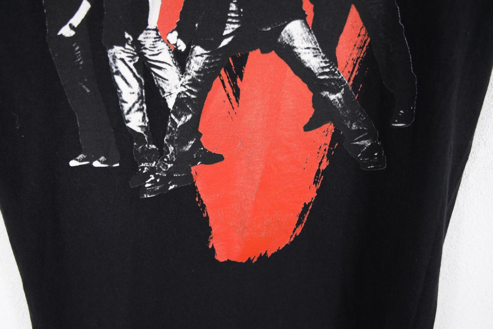 Band Tees × Vintage Vintage Vertigo 2005 Tour Graphic Print Tee T-shirt Y2K Size US S / EU 44-46 / 1 - 9 Thumbnail