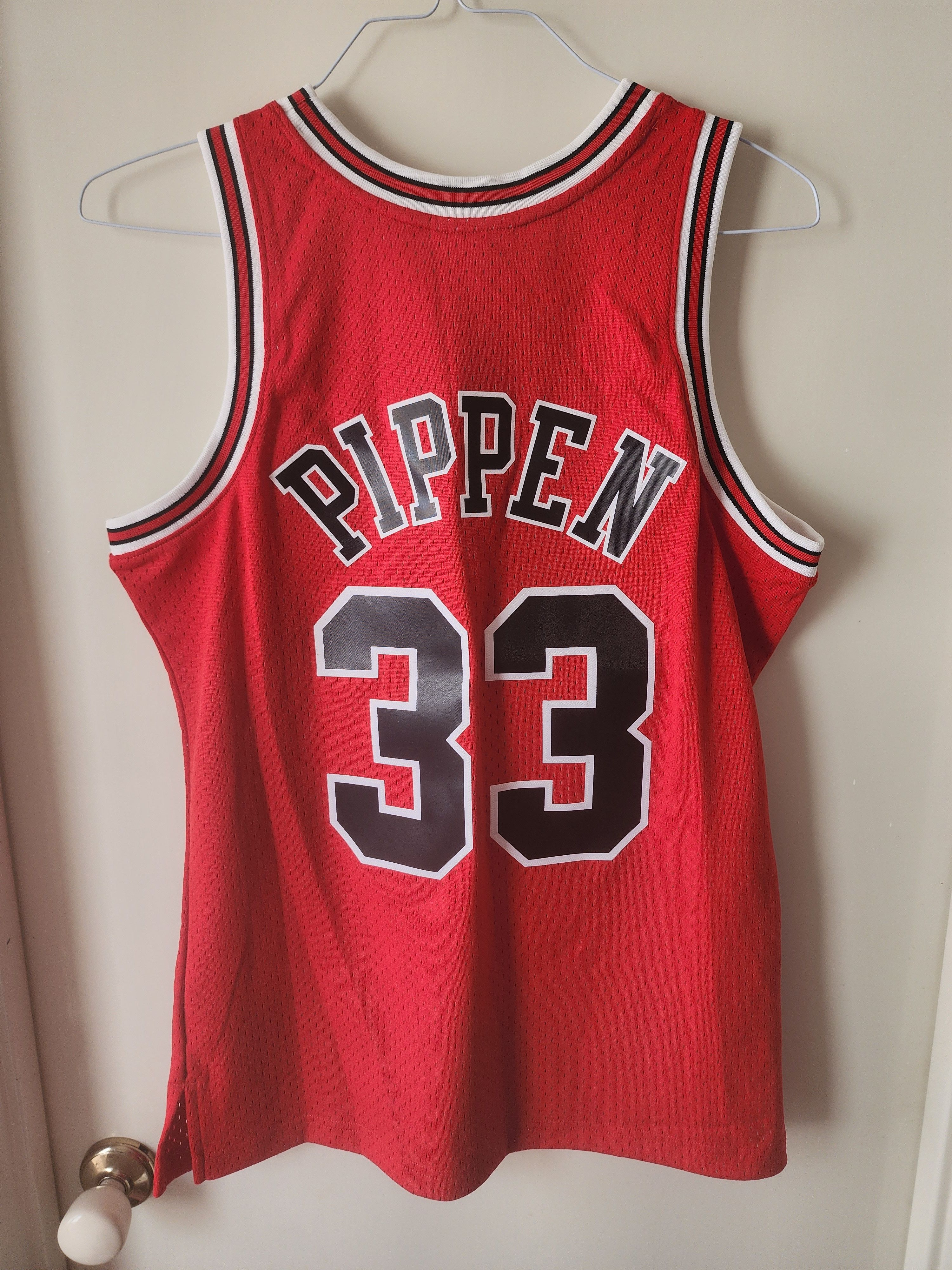 Mitchell & Ness Scottie Pippen Bulls '97-'98 Mitchell & Ness NBA Jersey Size US M / EU 48-50 / 2 - 2 Thumbnail