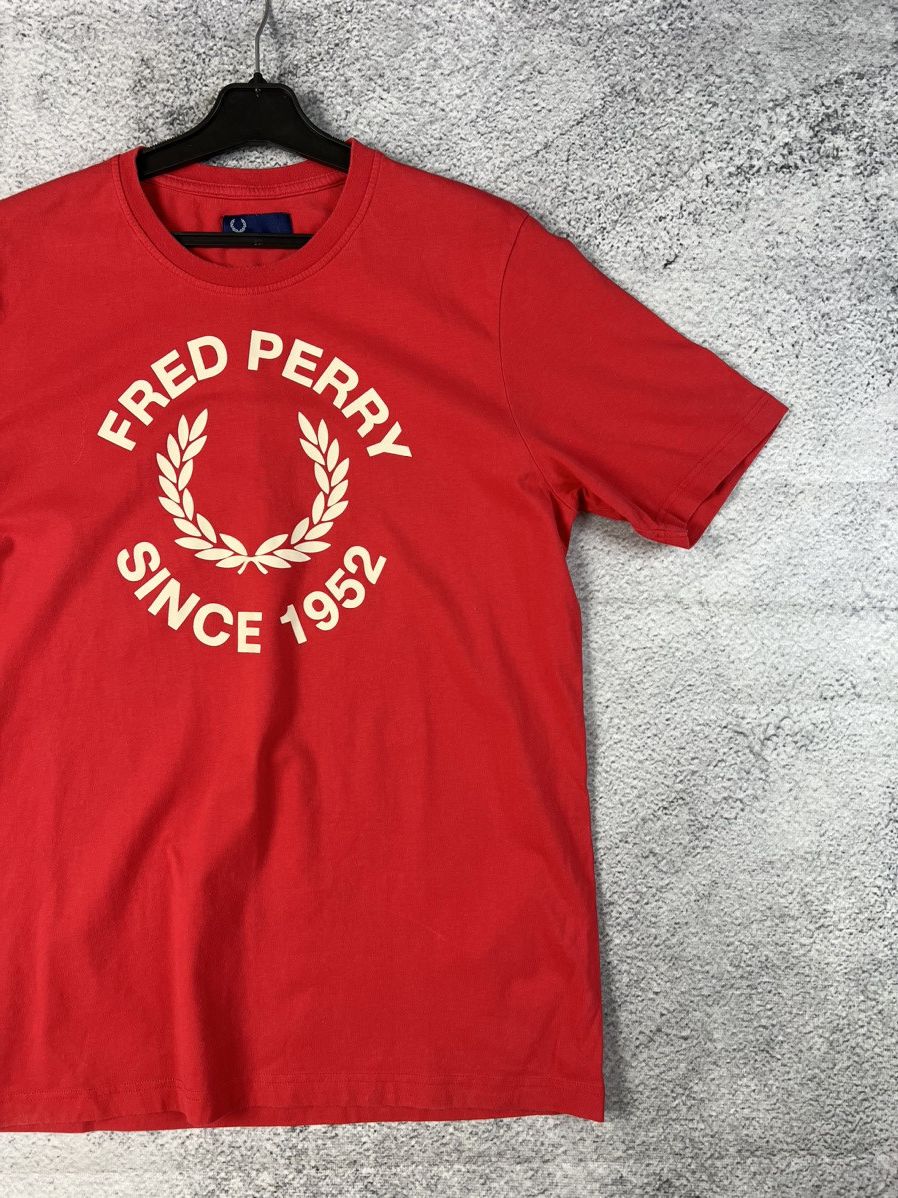 Fred Perry Fred Perry big logo T-shirt Size US L / EU 52-54 / 3 - 3 Thumbnail