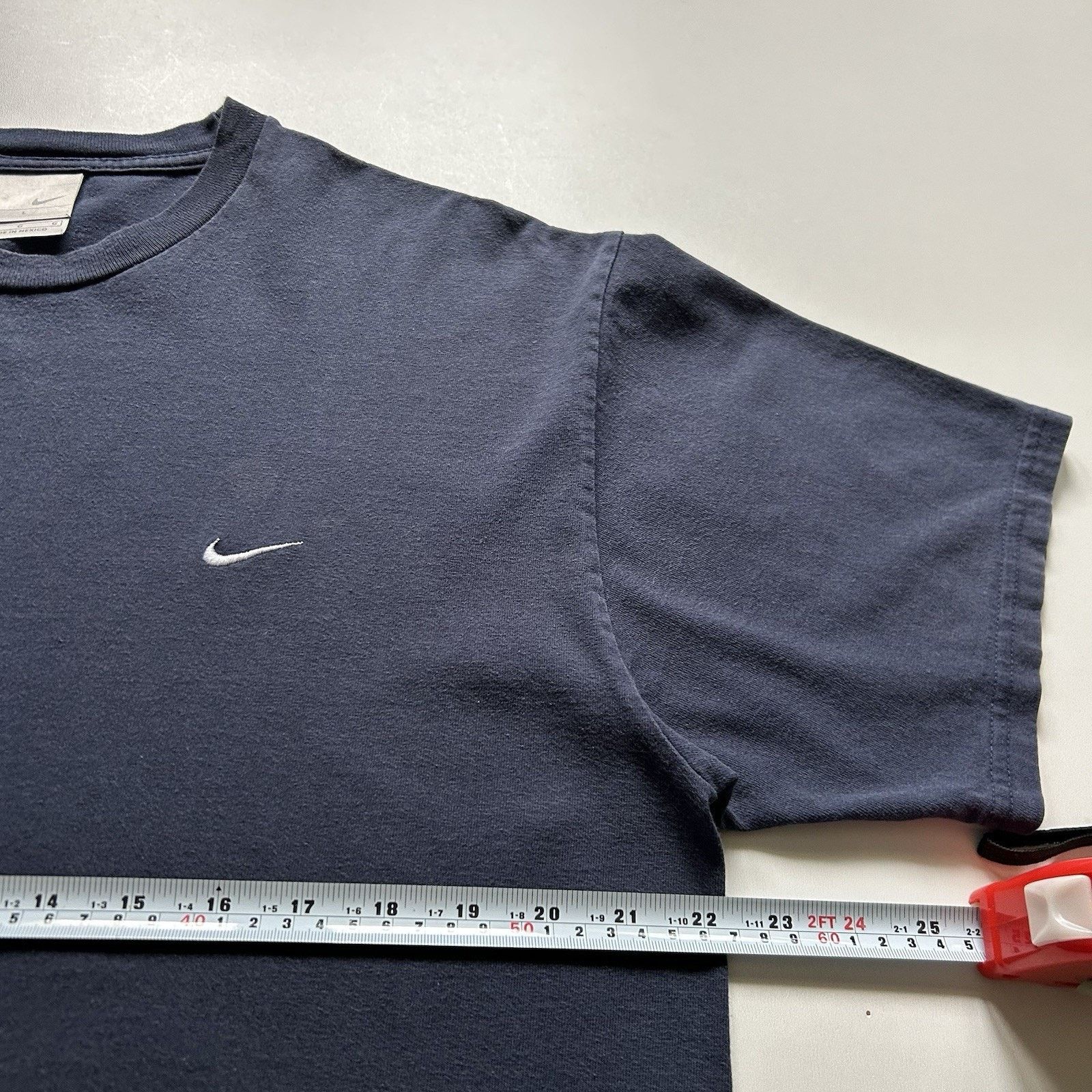 Nike × Vintage Vintage Nike T Shirt Large Y2K Swoosh Navy Blue Faded Basic Size US L / EU 52-54 / 3 - 5 Thumbnail