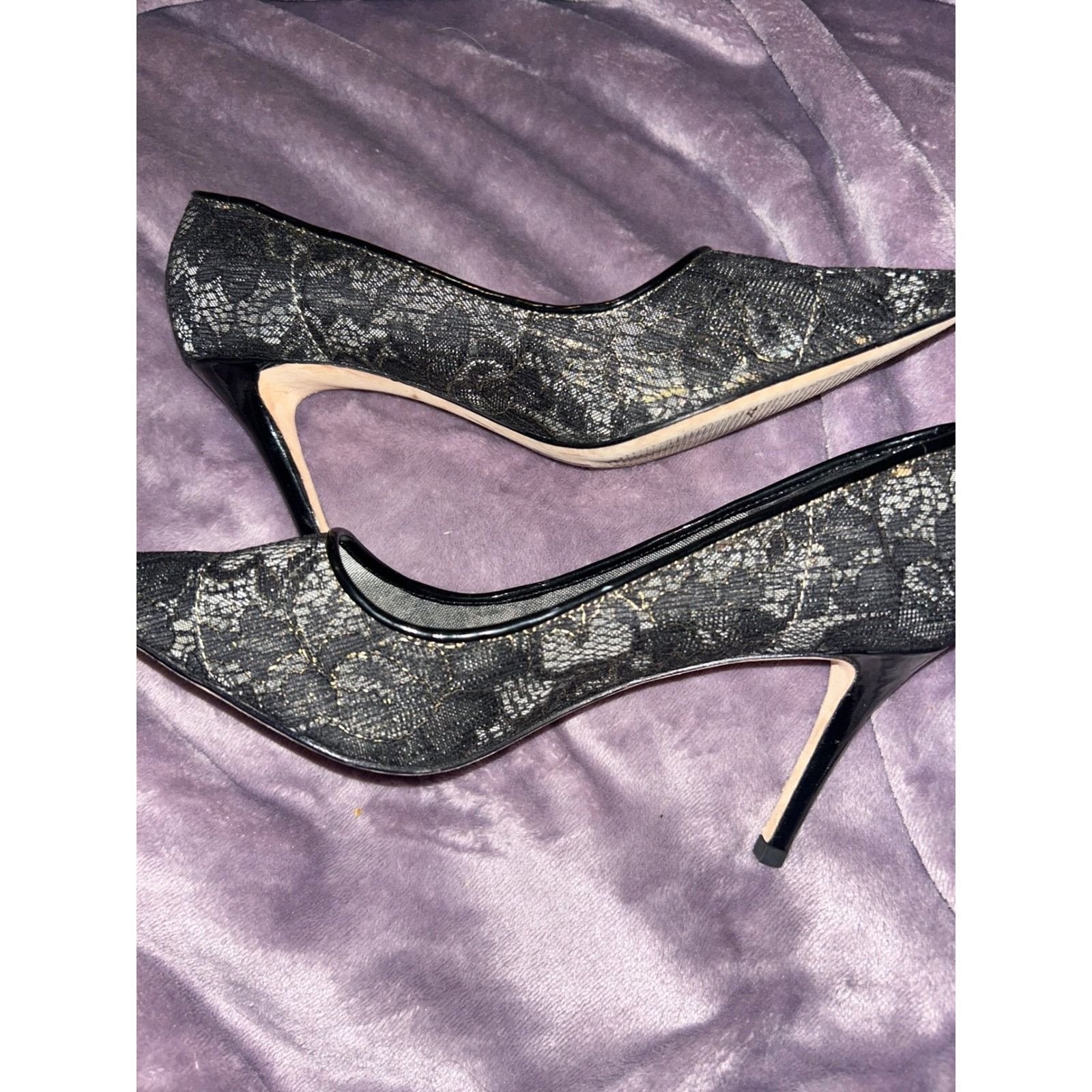 Elie Tahari Pointed Toe Heels Black With Gold Trim Lace Pump