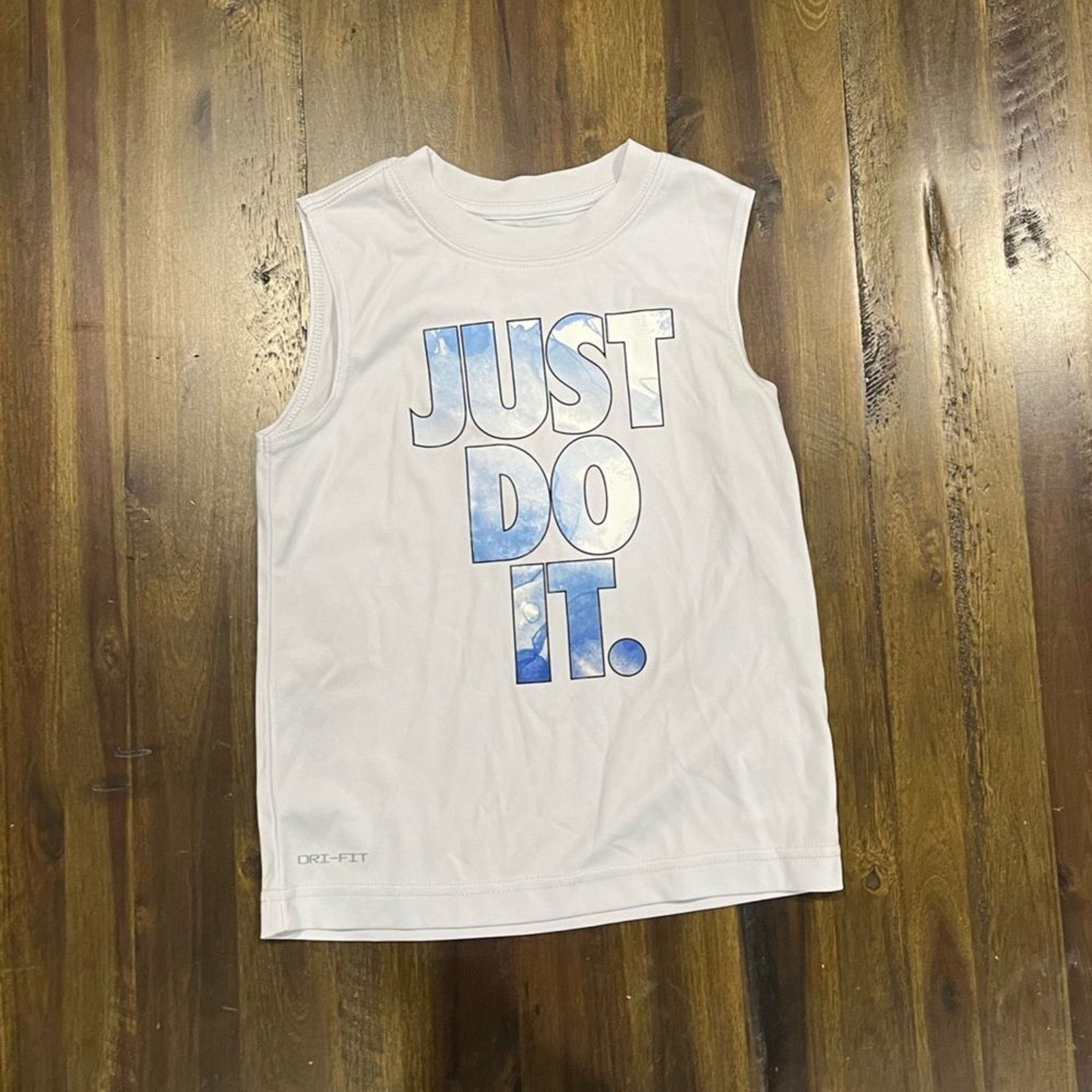 Nike NWOT Nike Dri-Fit Boys Graphic Tank Top Size 6 Size M / US 6-8 / IT 42-44 - 1 Thumbnail