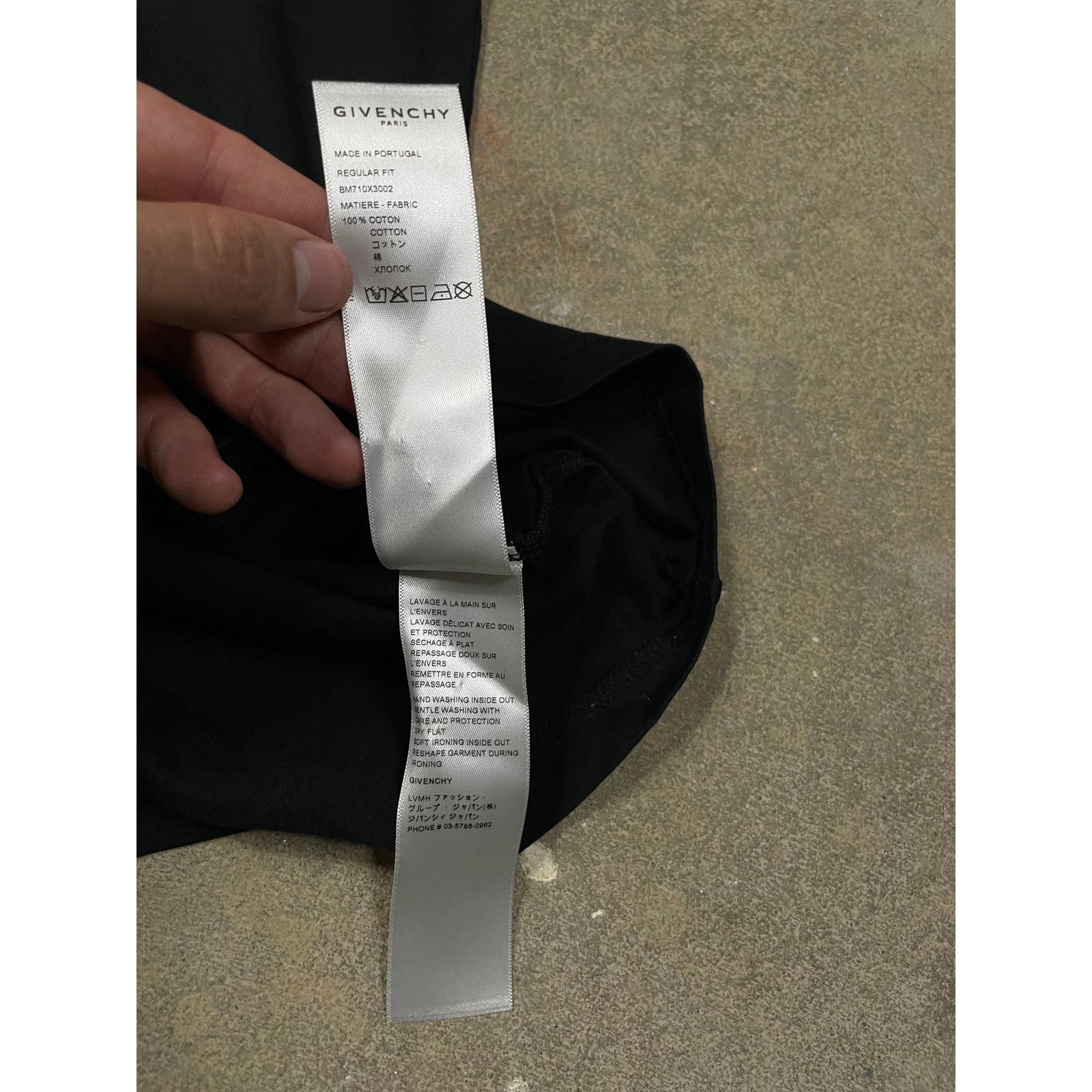 Givenchy Givenchy Car Tee XS Used Size US XS / EU 42 / 0 - 5 Thumbnail