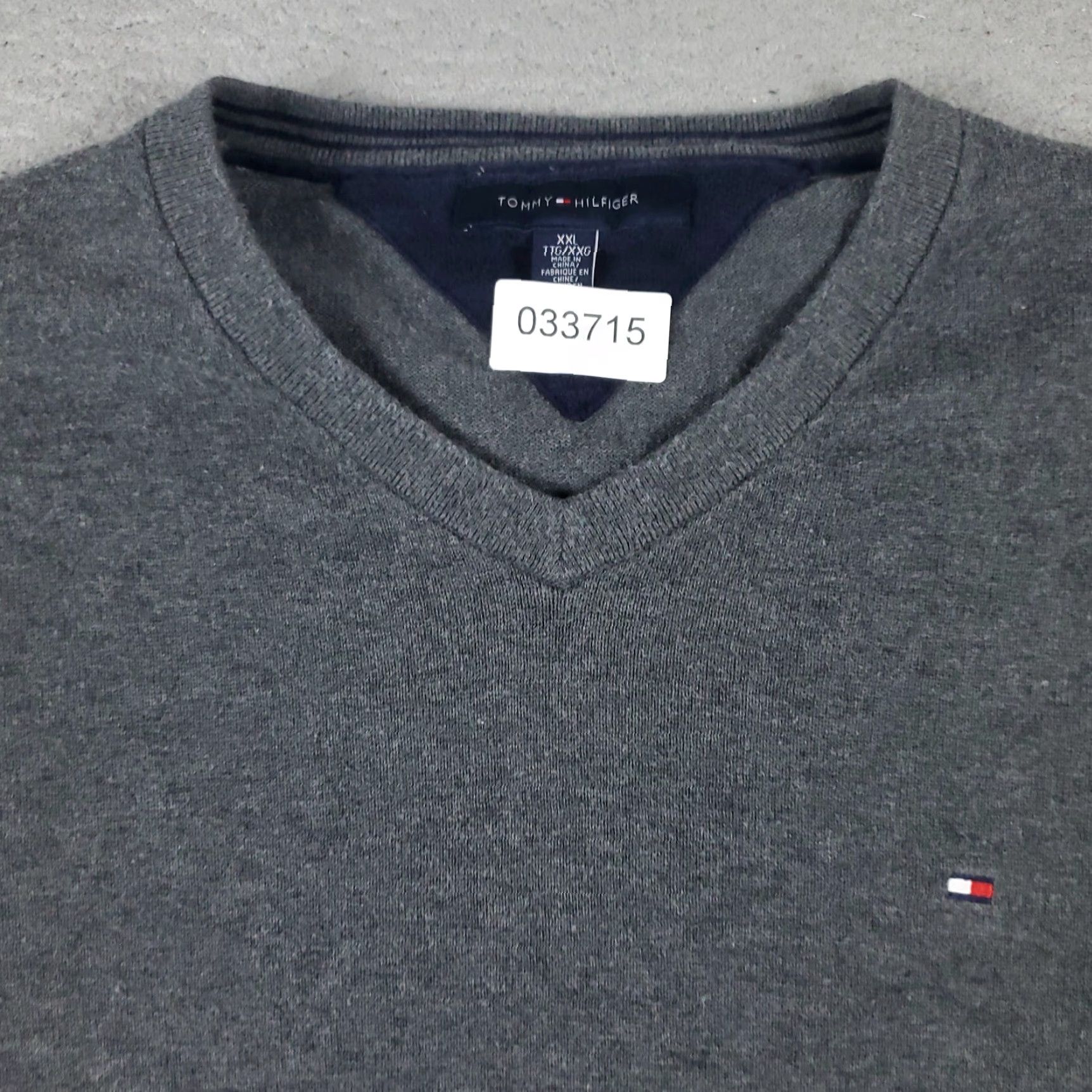 Tommy Hilfiger VINTAGE Tommy Hilfiger Sweater Men's 2XL Pullover V-Neck Gray Casual Knit Logo Fall Winter Men's Size US XXL / EU 58 / 5 - 3 Thumbnail