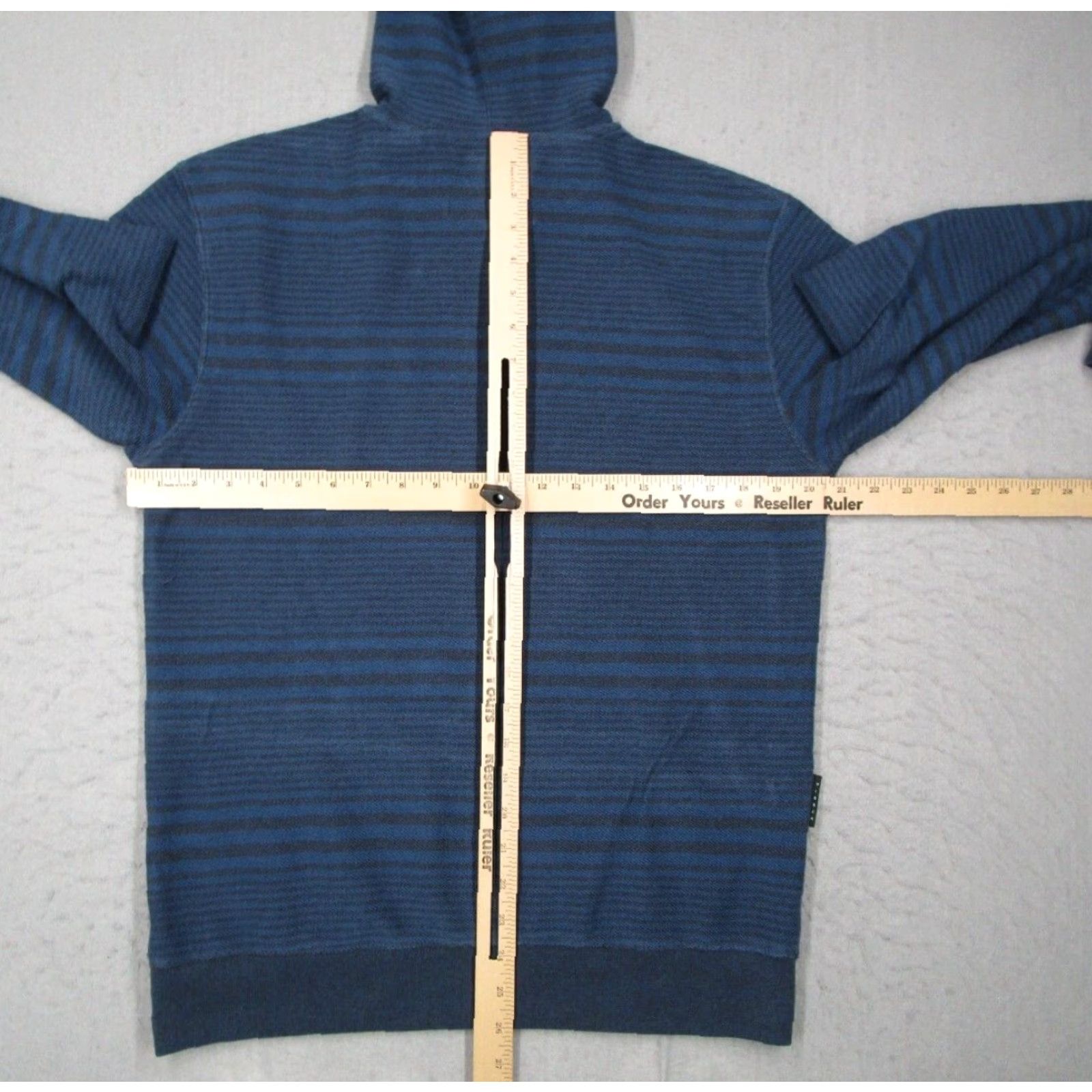 Vissla Vissla Hoodie Mens Medium Blue Striped Pullover Kangaroo Pocket Drawstring Knit Twill Cotton Polyester Logo All Seasons Hooded Size US M / EU 48-50 / 2 - 5 Thumbnail