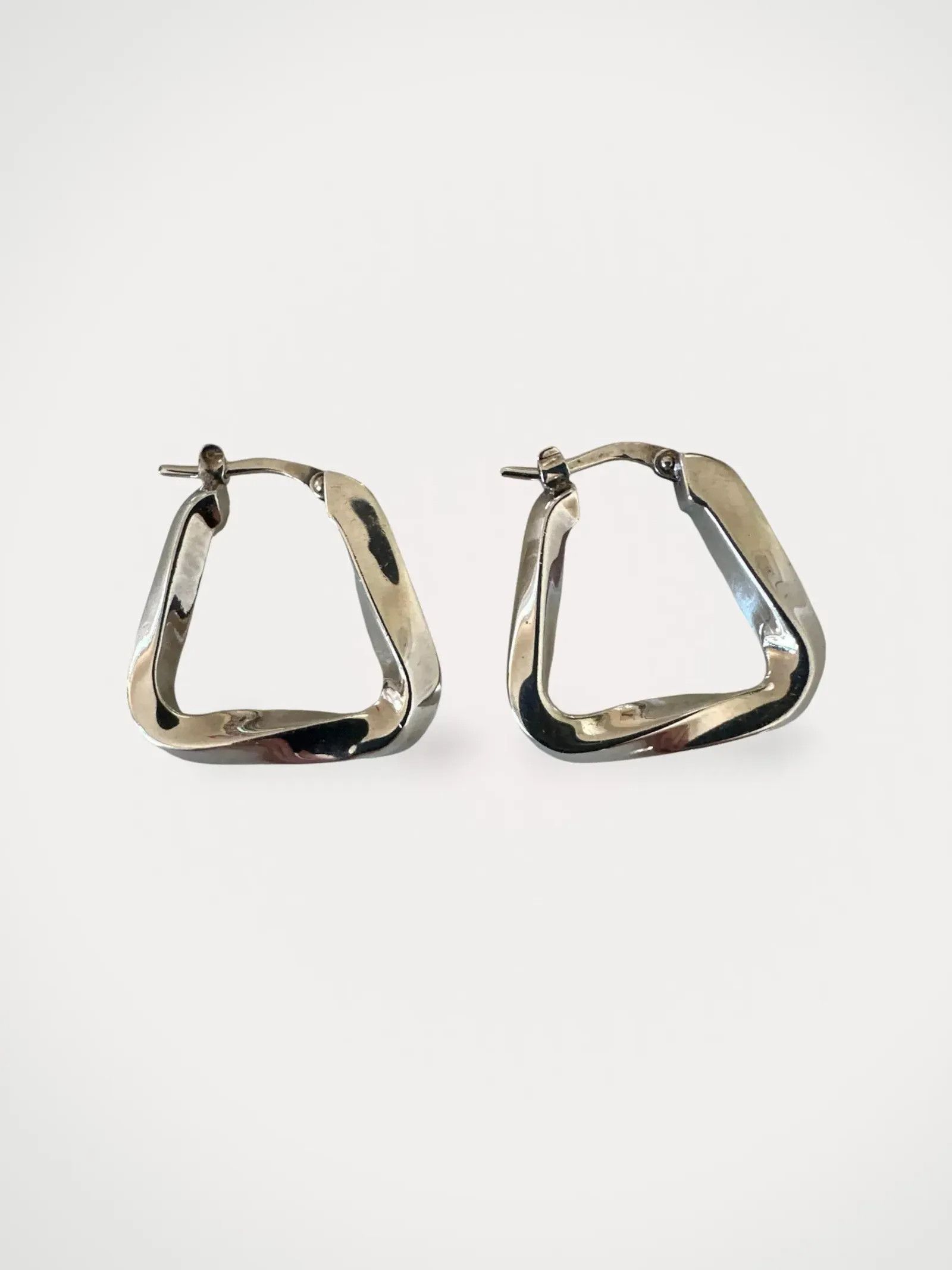 Bottega Veneta Bottega Veneta Hoop twisted triangle Earrings Size ONE SIZE - 1 Thumbnail