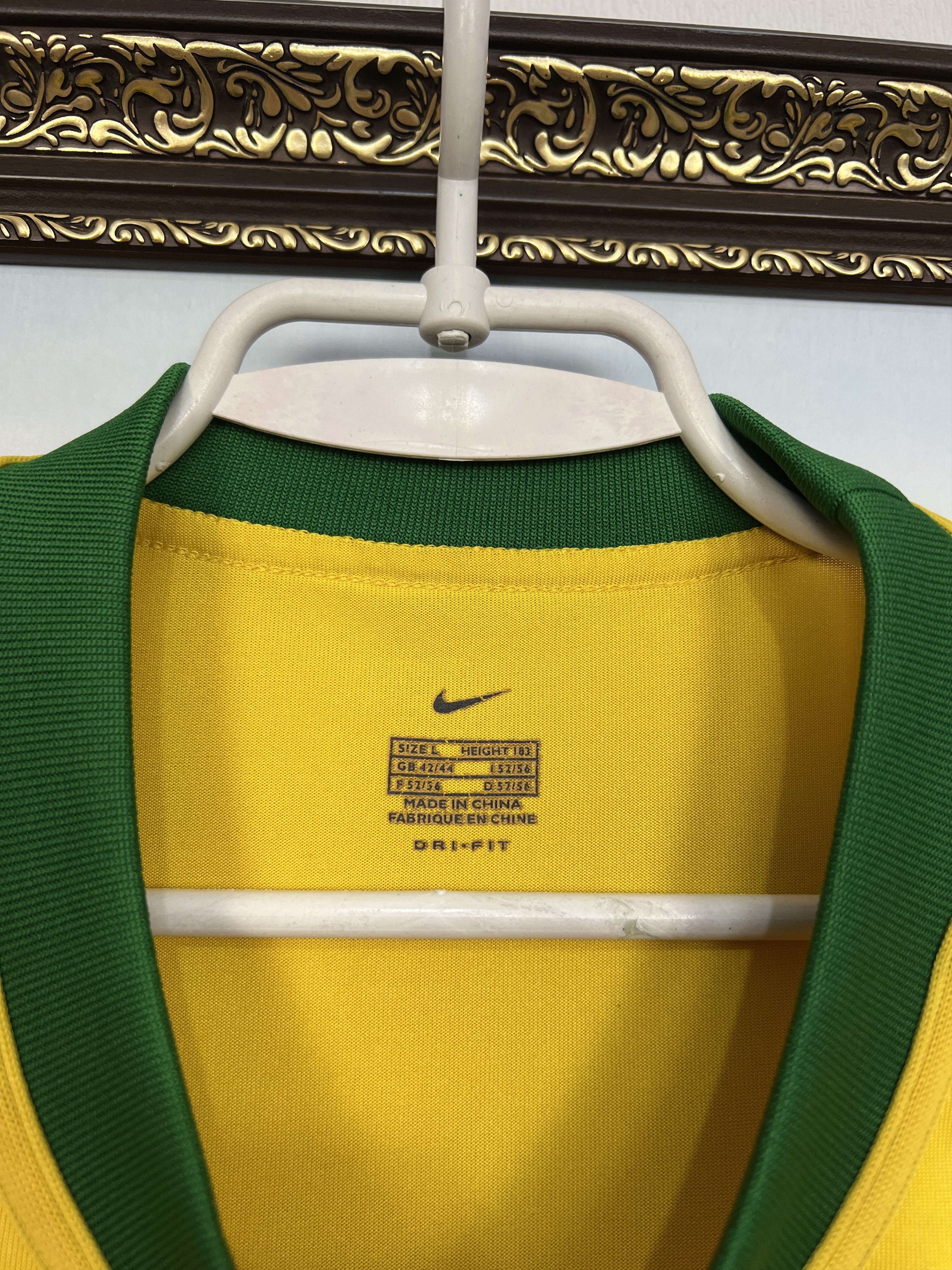 Nike Brazil Home football shirt 2000 Soccer Nike Jersey Trikot Size US L / EU 52-54 / 3 - 4 Thumbnail
