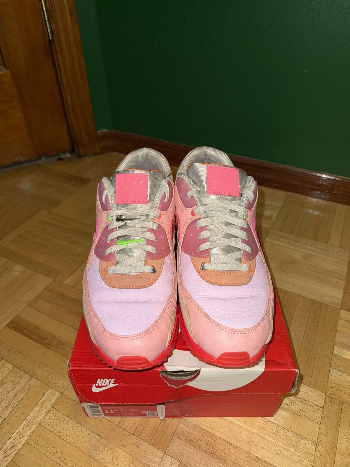 Nike Women’s Nike Air Max 90 PRM Size US 10 / EU 43 - 2 Thumbnail