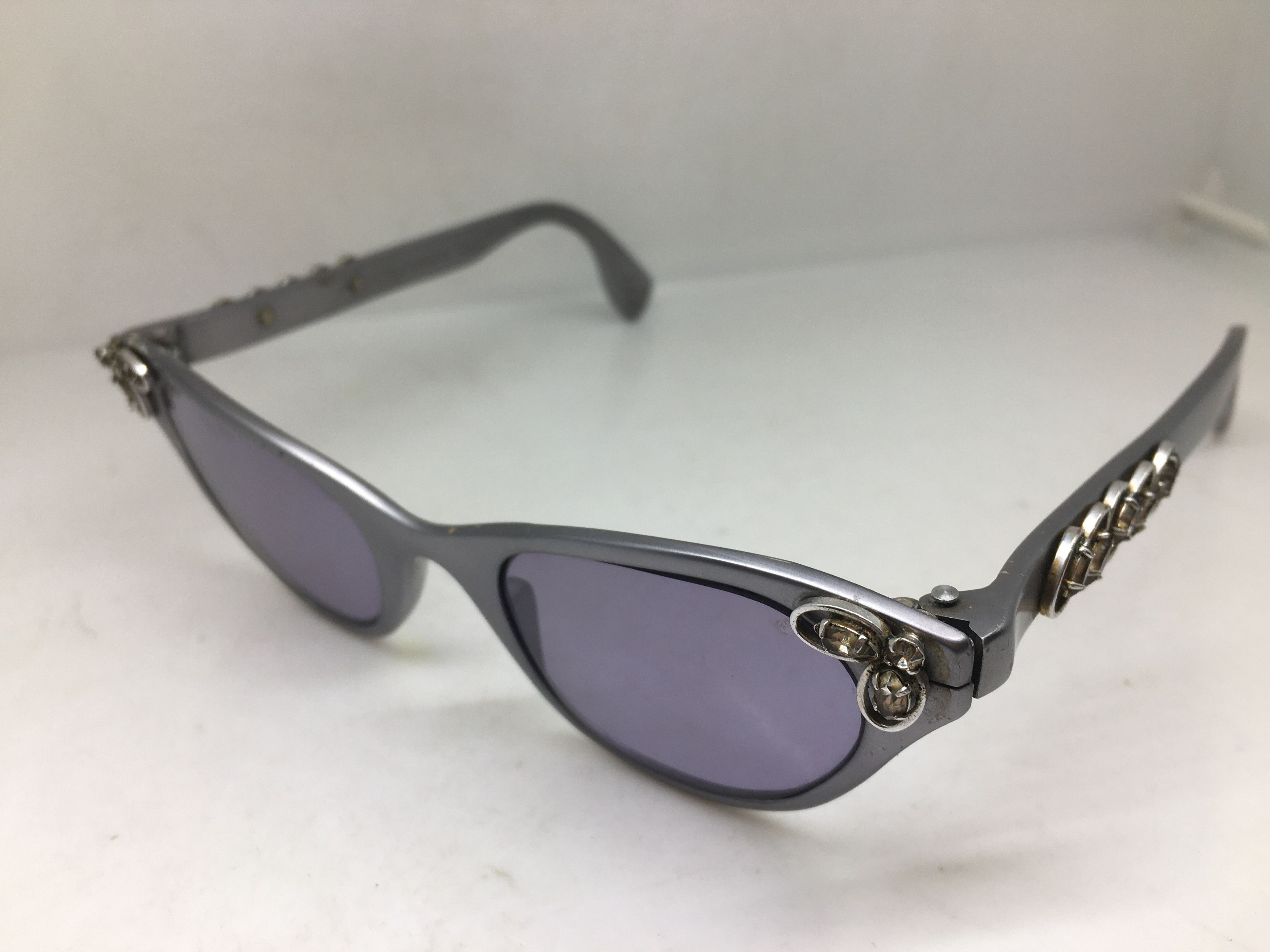 Vintage Vintage 50s TURA Woman Aluminum Silver Cateye Sunglasses Size ONE SIZE - 3 Thumbnail