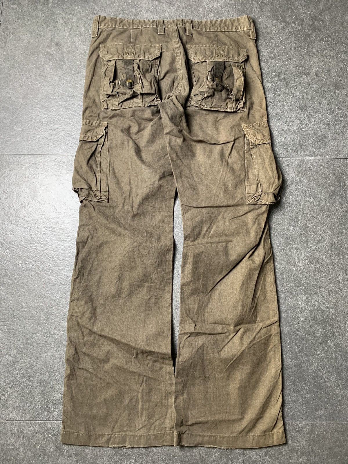 Japanese Brand 2000s Surplus Gas Mask 3D Pocket Flared Cargo Pants Size US 31 - 14 Thumbnail