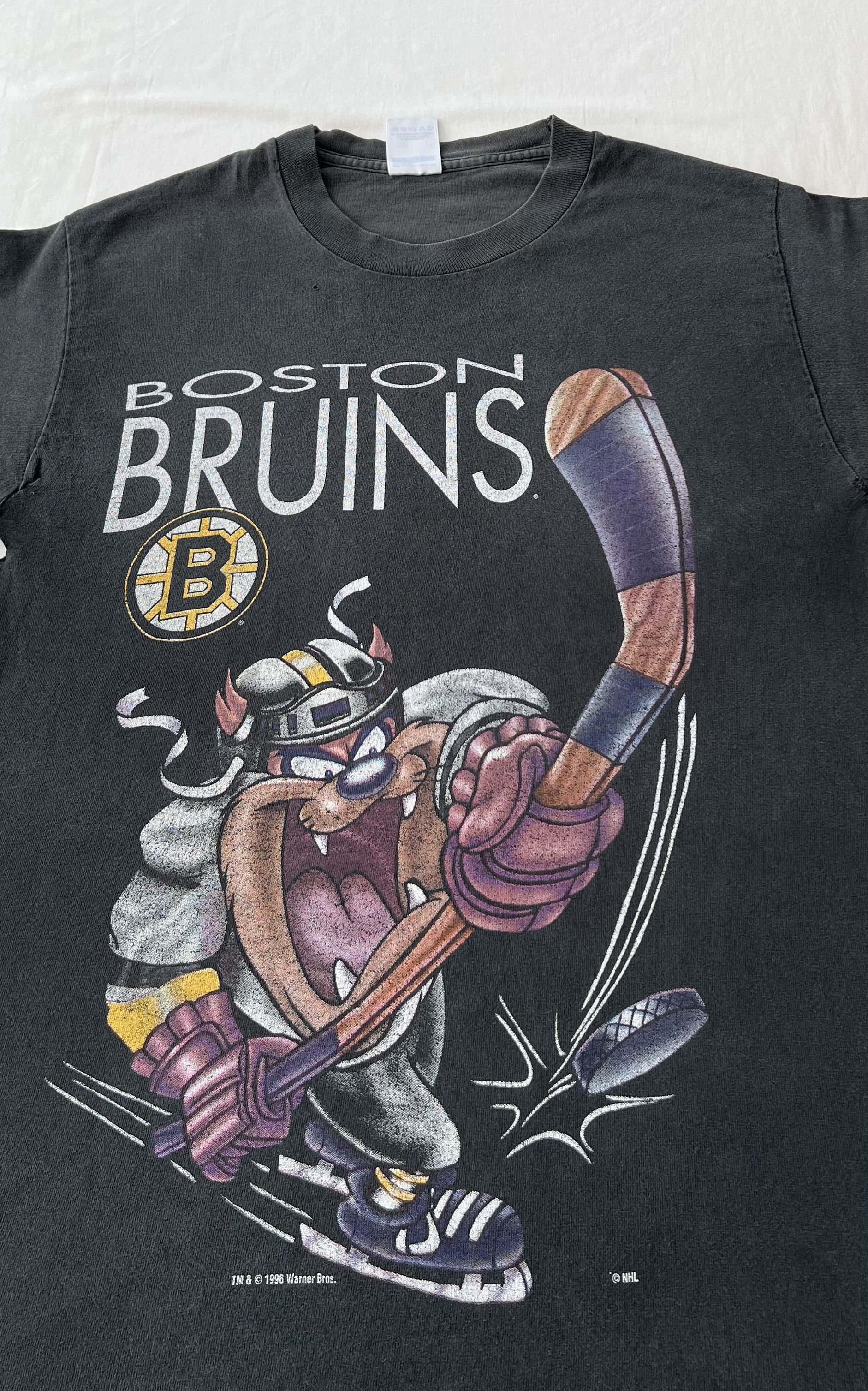 NHL Vintage 1996 Boston Bruins Warner Bros Taz NHL Cartoon Size US M / EU 48-50 / 2 - 5 Thumbnail