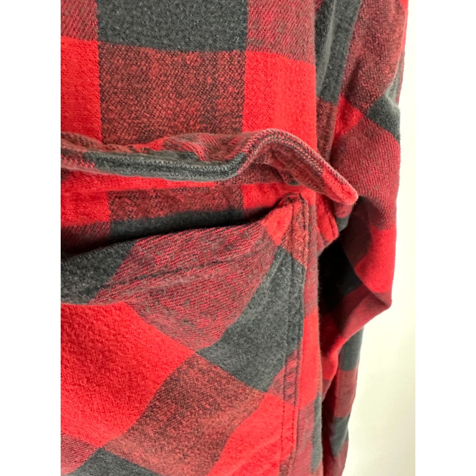 Vintage VINTAGE St. John's Bay Heavyweight Flannel Shirt Men XL Buffalo Plaid Button-Up, Long Sleeve, Red, Cotton, 80s 90s Inspired, Work/Casual, Mens Size US XL / EU 56 / 4 - 7 Thumbnail