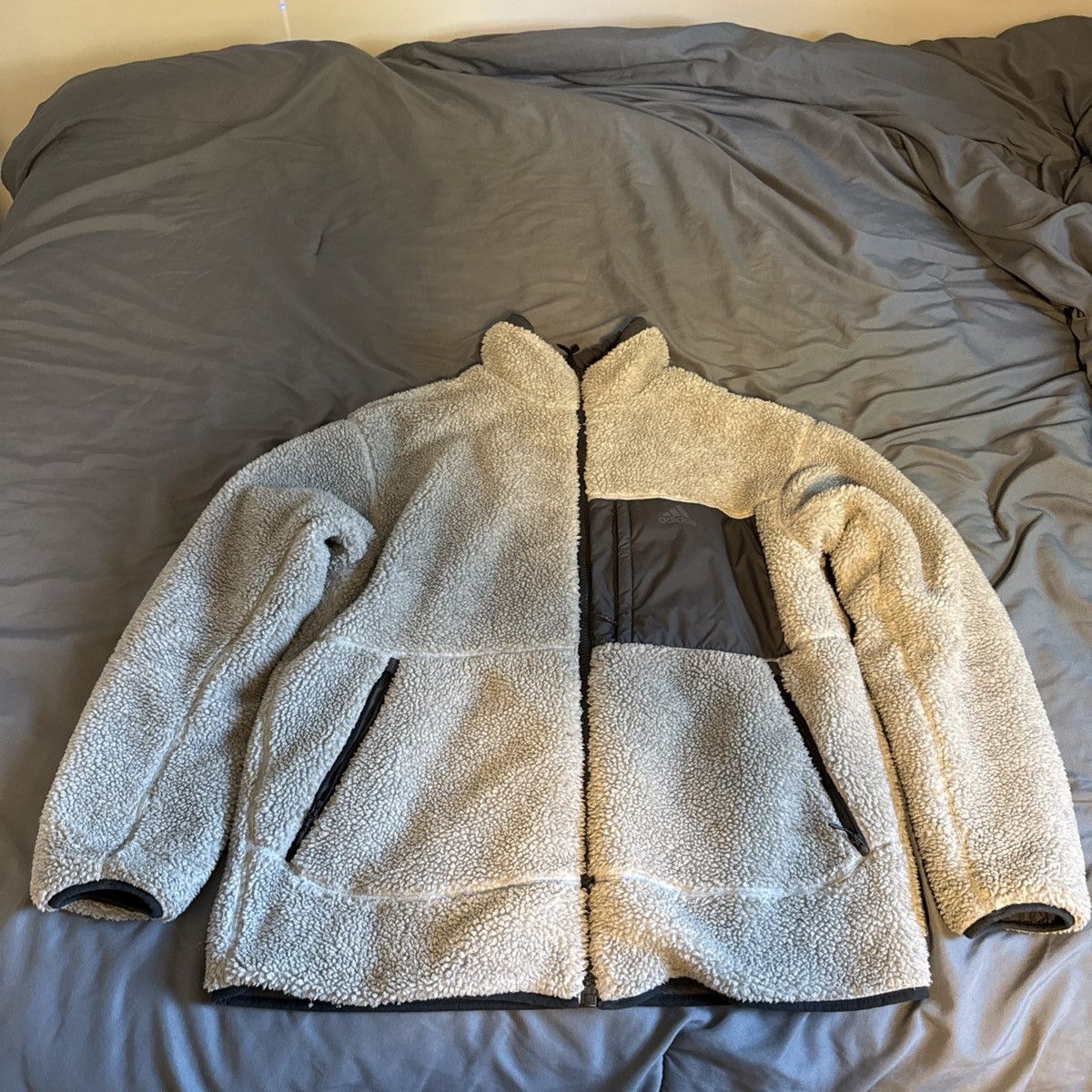 Adidas Adidas Sherpa Reversible Jacket GF0051 Gray High Pile Size US L / EU 52-54 / 3 - 1 Thumbnail