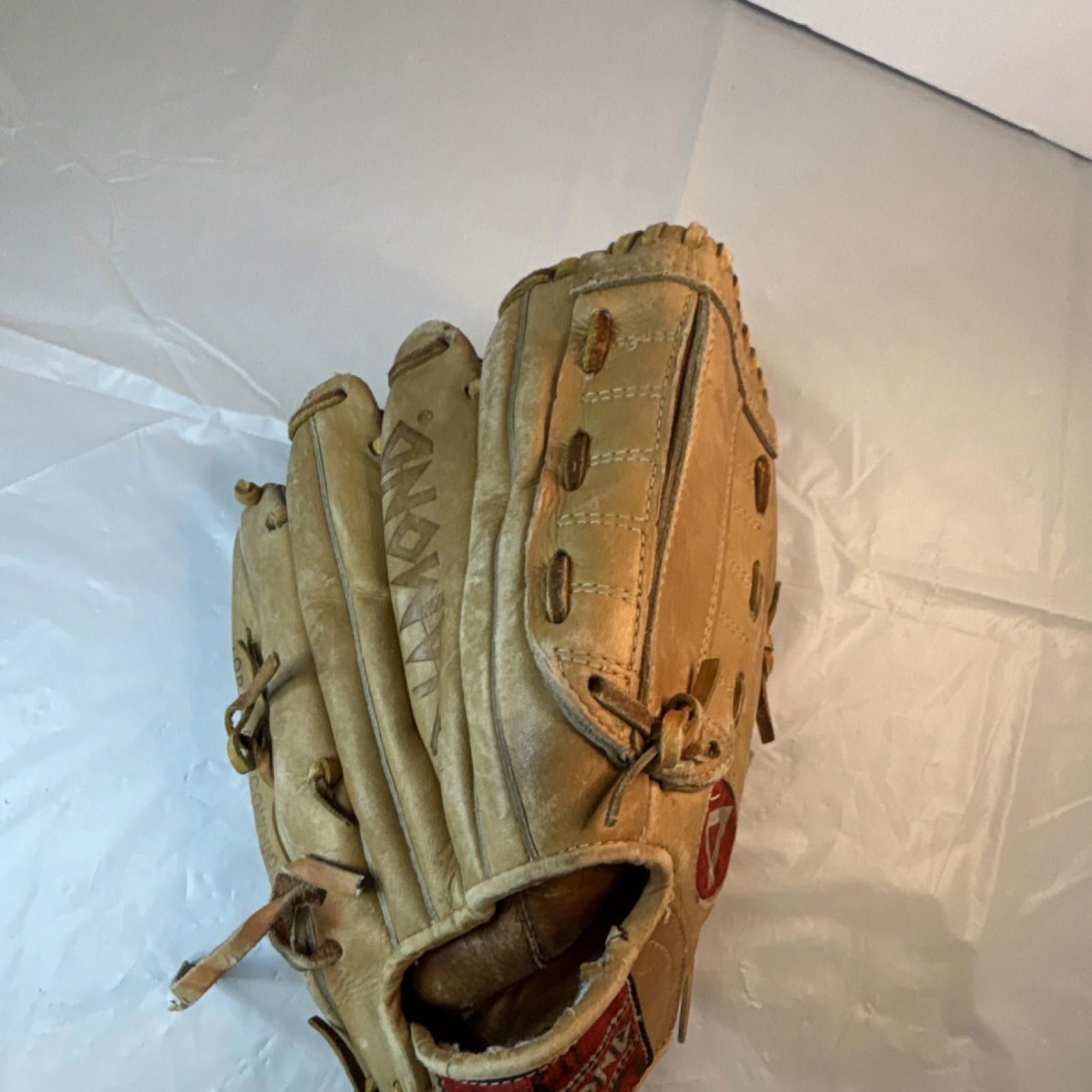 Diamond Supply Co. Vintage Diamond DF2060 Glove RHT 10 3/4" Heel-M Finger Size ONE SIZE - 4 Thumbnail