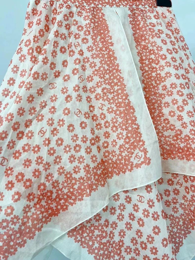 Chanel Chanel Pink daisy print skirt Size 42" / US 20 - 3 Thumbnail
