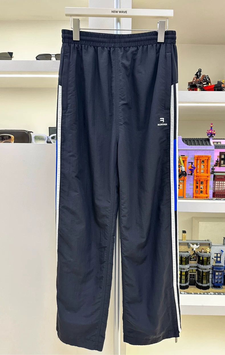 Balenciaga Balenciaga size xs Nylon school pants with black embroidery Size US 28 / EU 44 - 1 Thumbnail