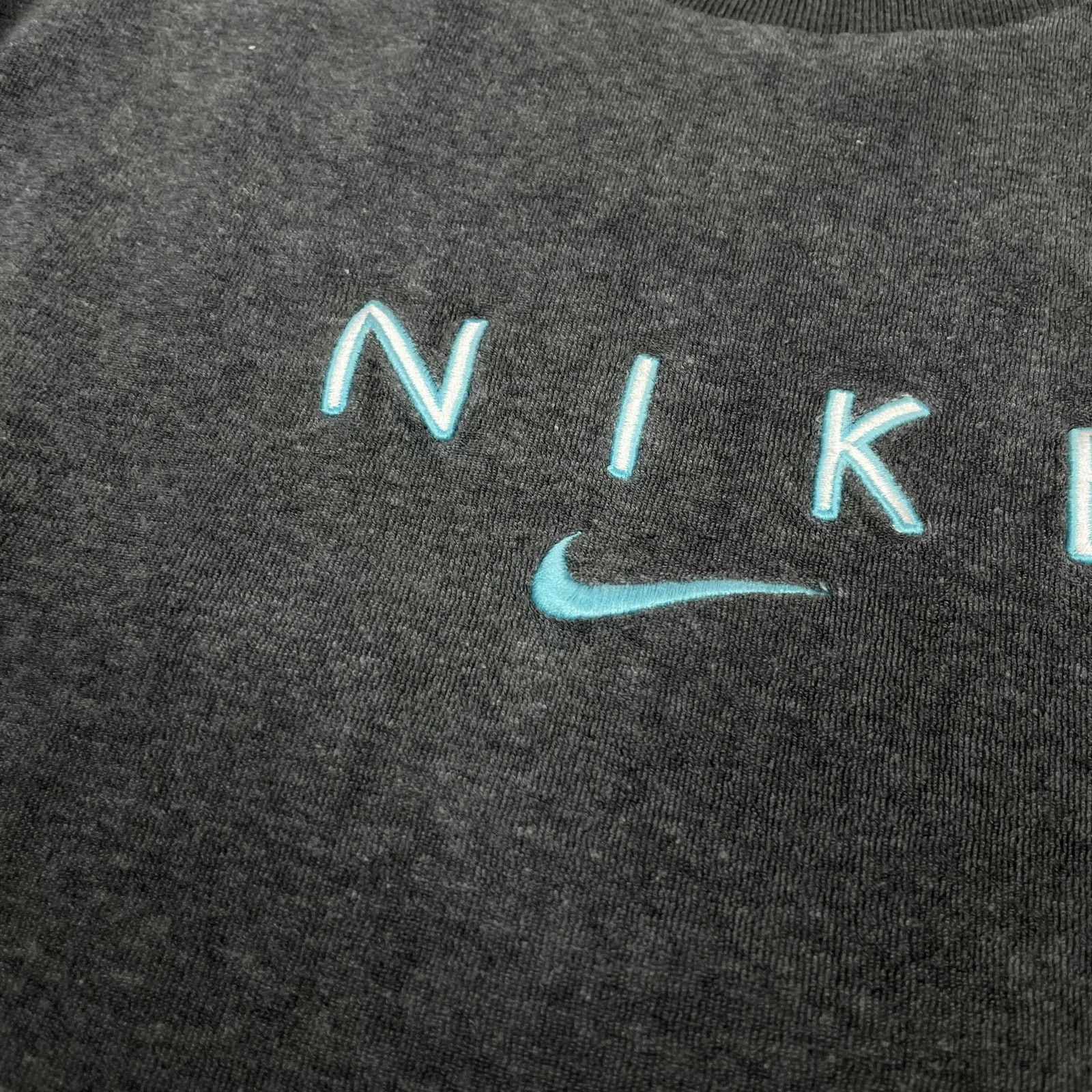 Nike × Vintage Nike Women's Gray Spellout Swoosh Sweatshirt Medium (8-10) Size M / US 6-8 / IT 42-44 - 3 Thumbnail