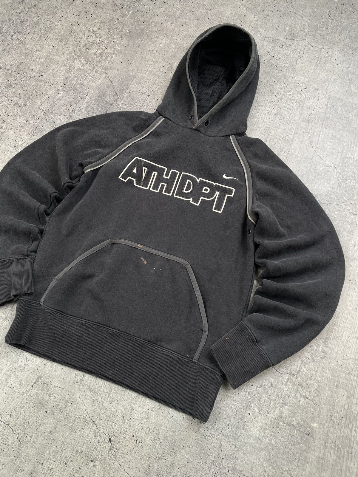 Nike × Vintage Nike Athletic y2k Vintage Swoosh Center Logo Faded Hoodie Size US S / EU 44-46 / 1 - 1 Thumbnail