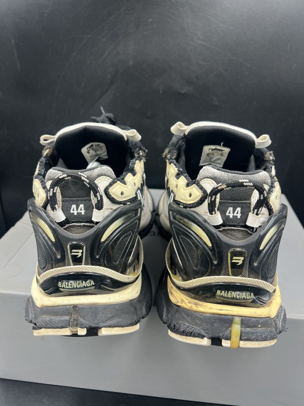 Balenciaga Size 11us / 44eu Balenciaga Runner Black White Size US 11 / EU 44 - 6 Thumbnail