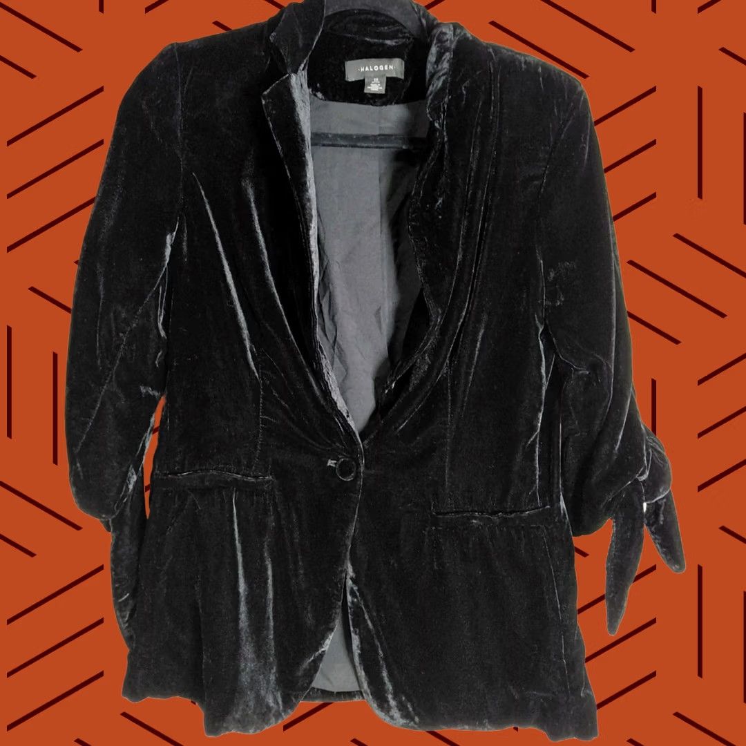 Vintage HALOGEN Black Velvet Blazer XS Petite Solid Long Sleeve Women Size XS petite Size XS / US 0-2 / IT 36-38 - 1 Thumbnail