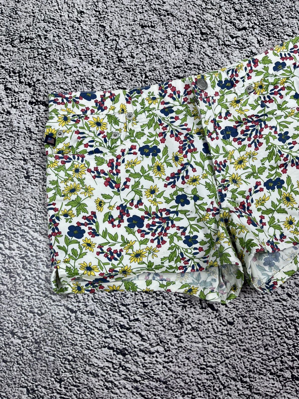 Ralph Lauren Vintage Ralph Lauren Polo Jeans Floral mini shorts Size 27" / US 4 / IT 40 - 2 Thumbnail