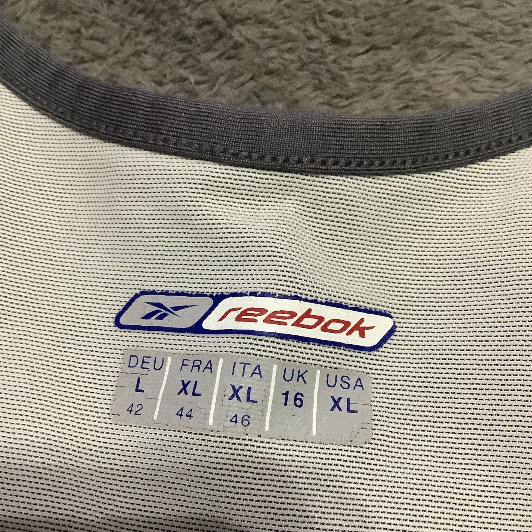 Reebok VINTAGE Reebok Tank Woman XL Gray Slim Cropped Racerback Hydromove Activewear Size XL / US 12-14 / IT 48-50 - 3 Thumbnail
