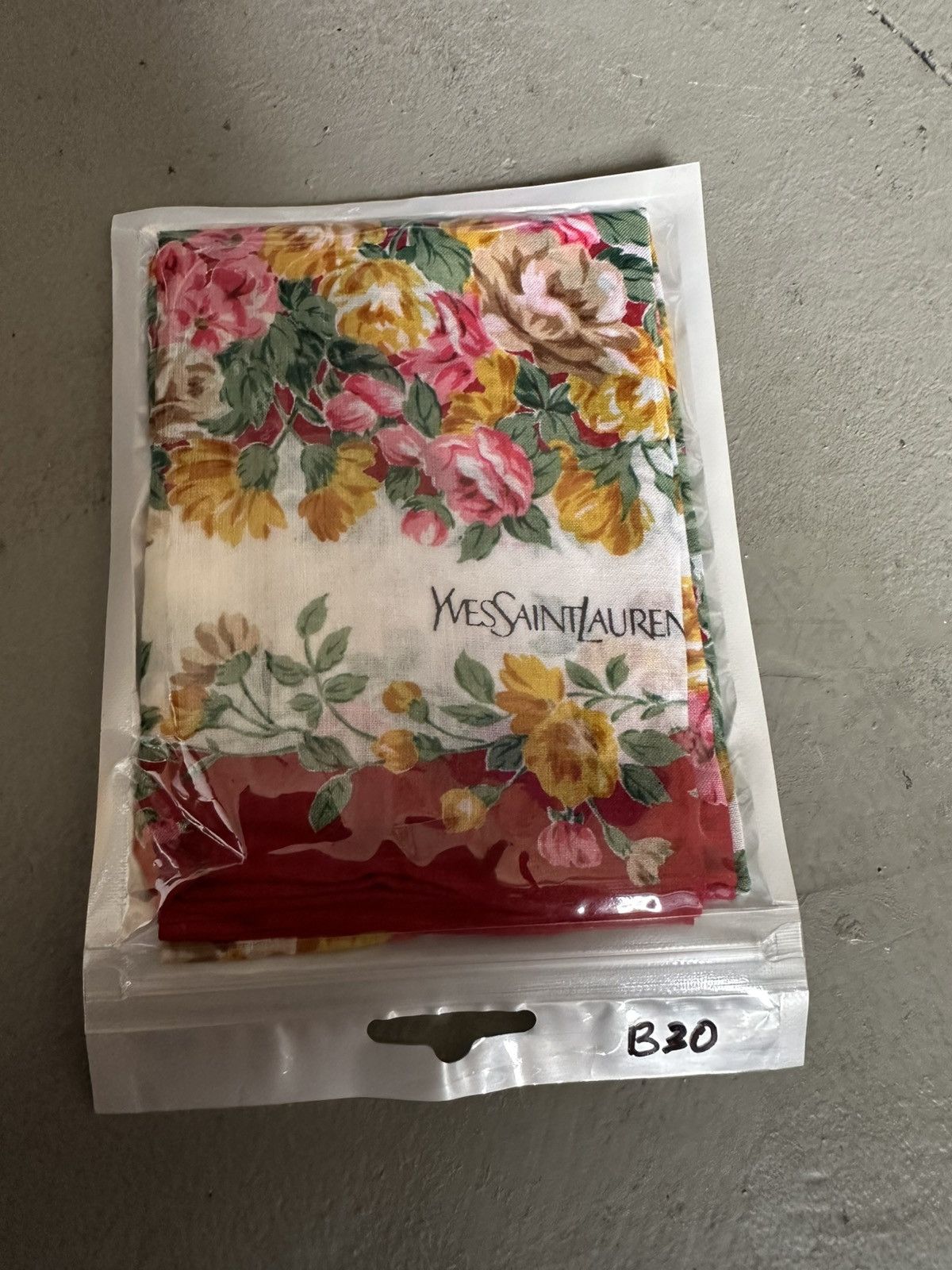 Vintage Vintage YSL Handkerchief/ Neckerchief/ Bandana Size ONE SIZE - 20 Thumbnail