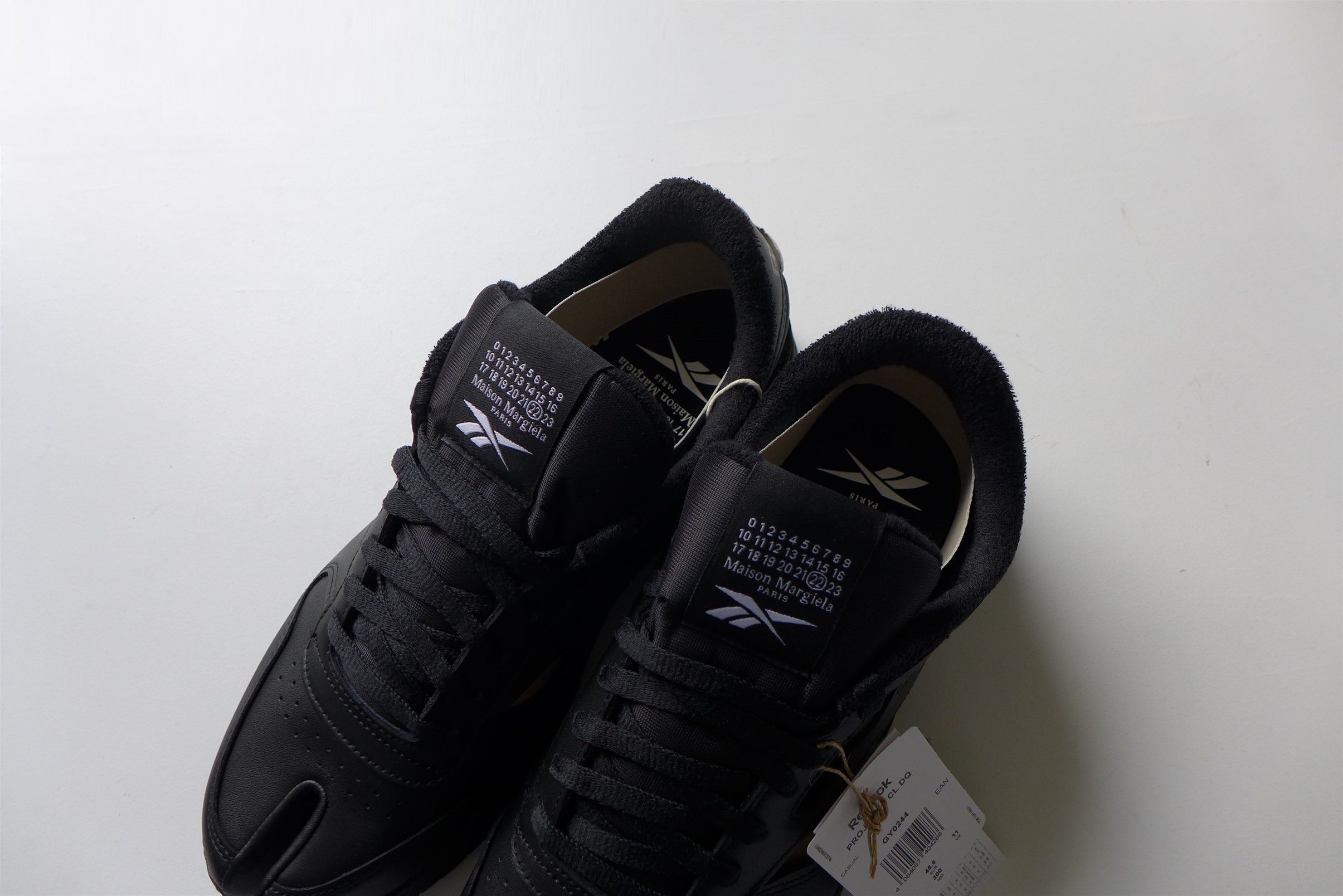Maison Margiela Magiela x Reebok Tabi Black Classic Leather DQ Sneakers Size US 11 / EU 44 - 4 Thumbnail